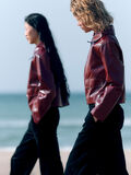 Shop the Look - ocAUTUMN76_1730102847619_custom-0.jpg