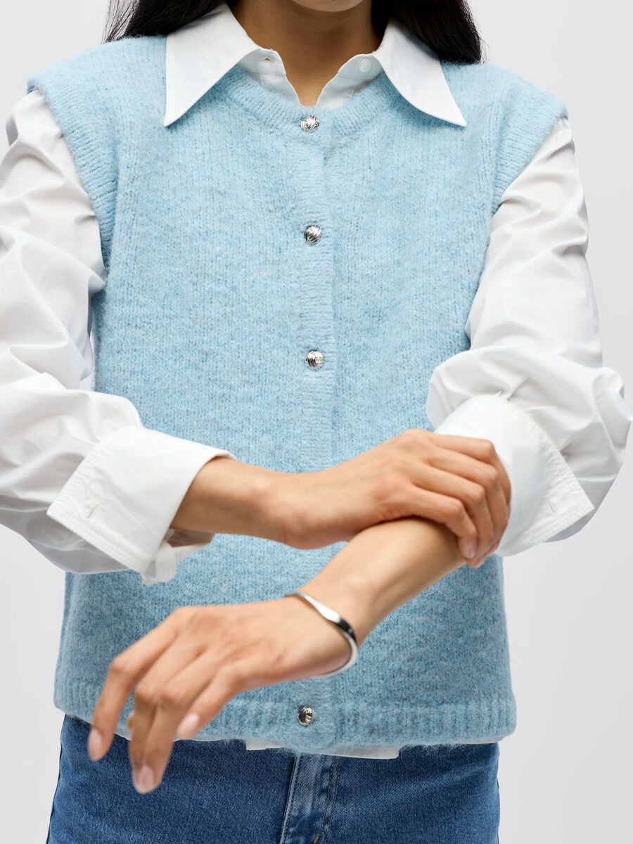 Carousel image - HOLKÄRMAD STICKAD VÄST, Winter Sky | 5