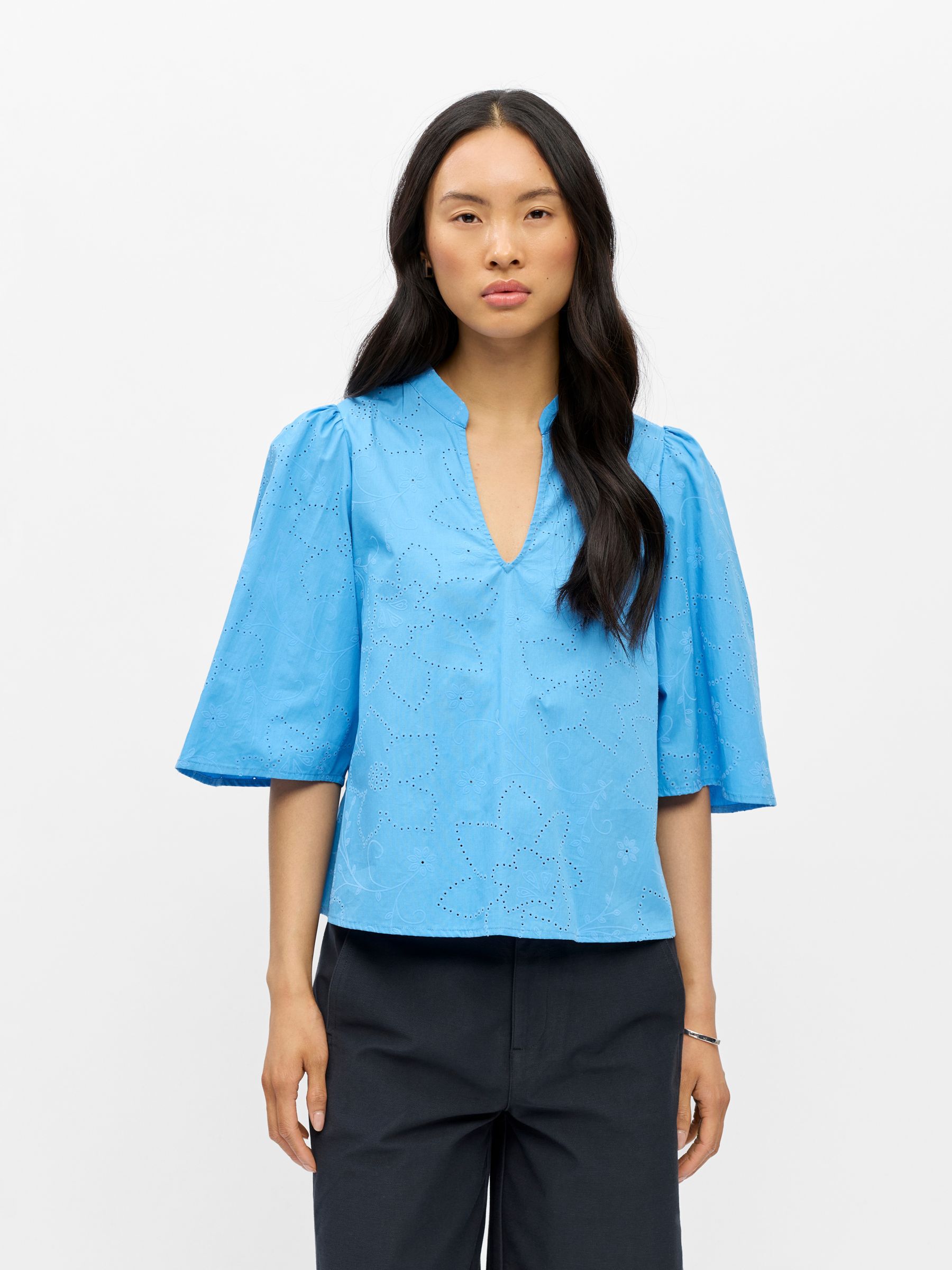 EYELET V-NECK BLOUSE | Blue | .OBJECT CI Germany