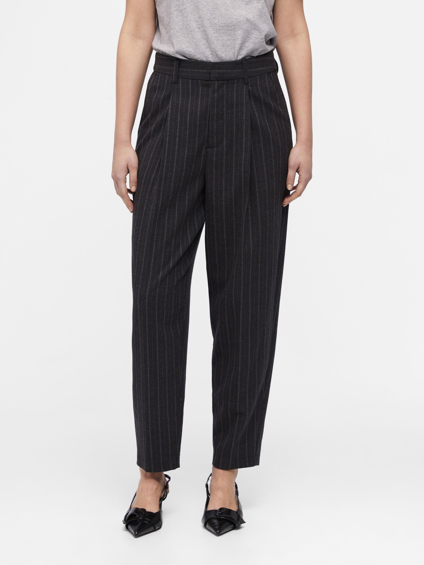 Dark grey on sale cropped trousers