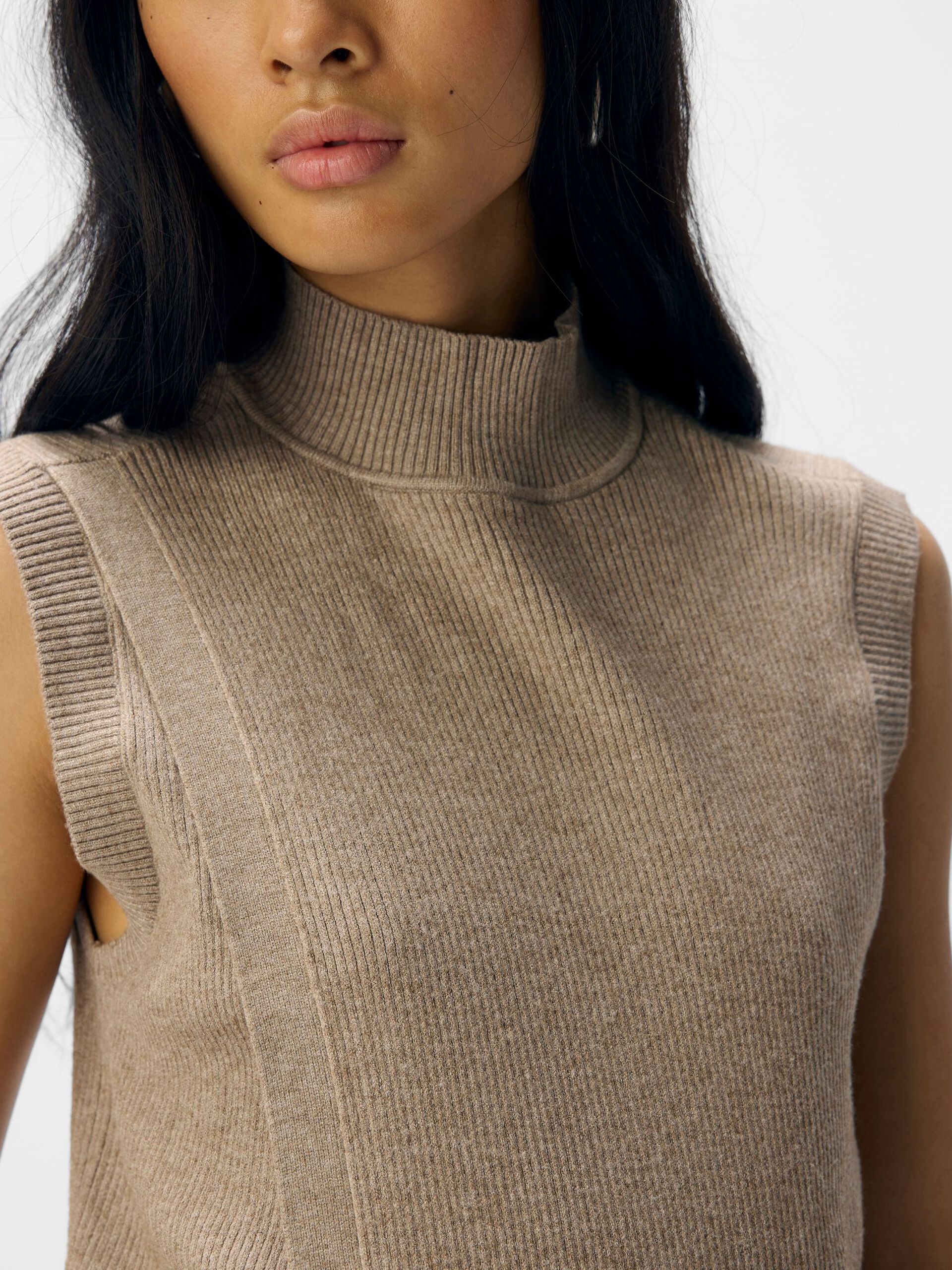 Carousel image - CROSSOVER DETAIL SWEATER VEST, Fossil | 5