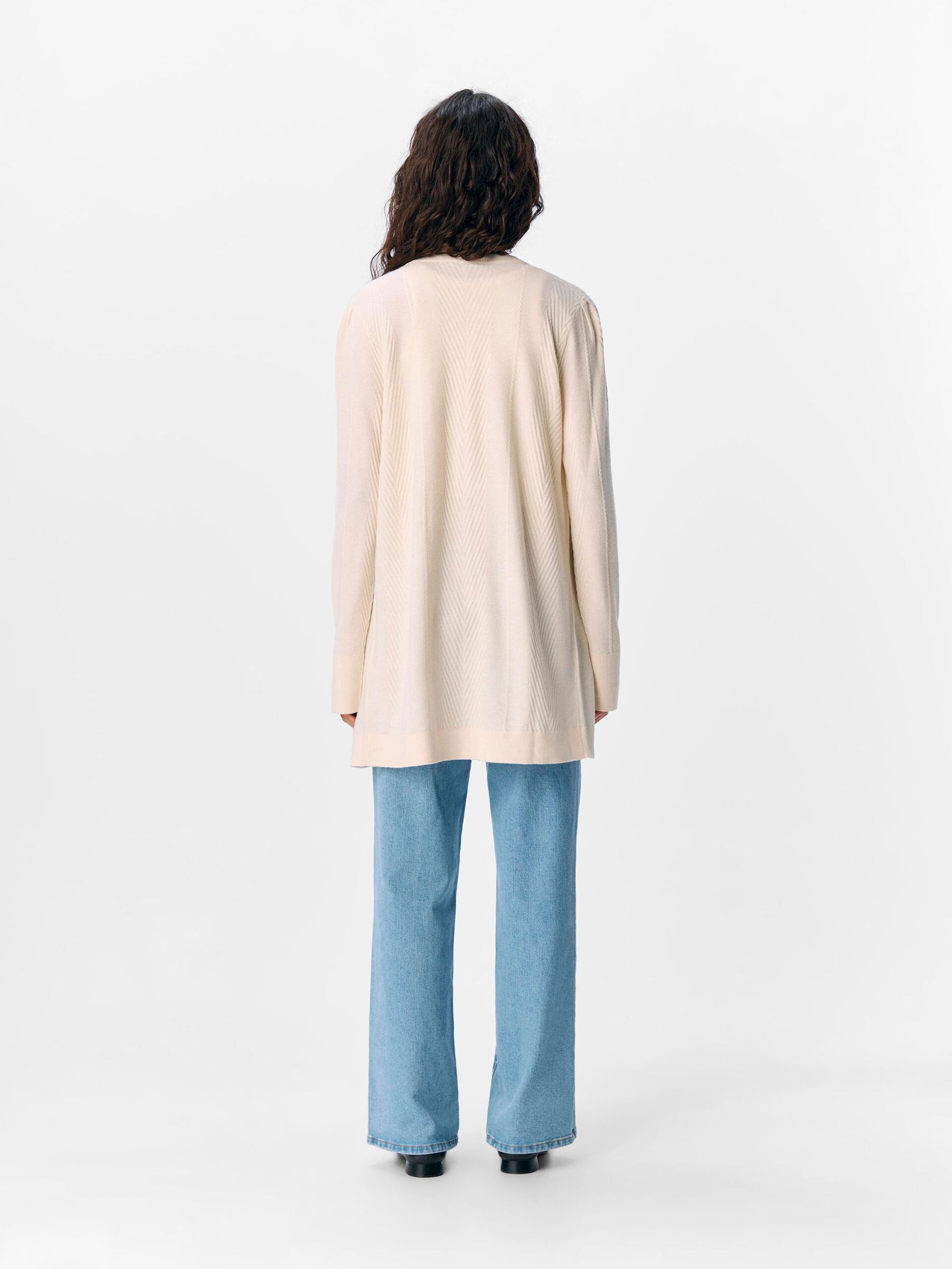 Carousel image - CHAQUETA DE PUNTO, White Sand | 3