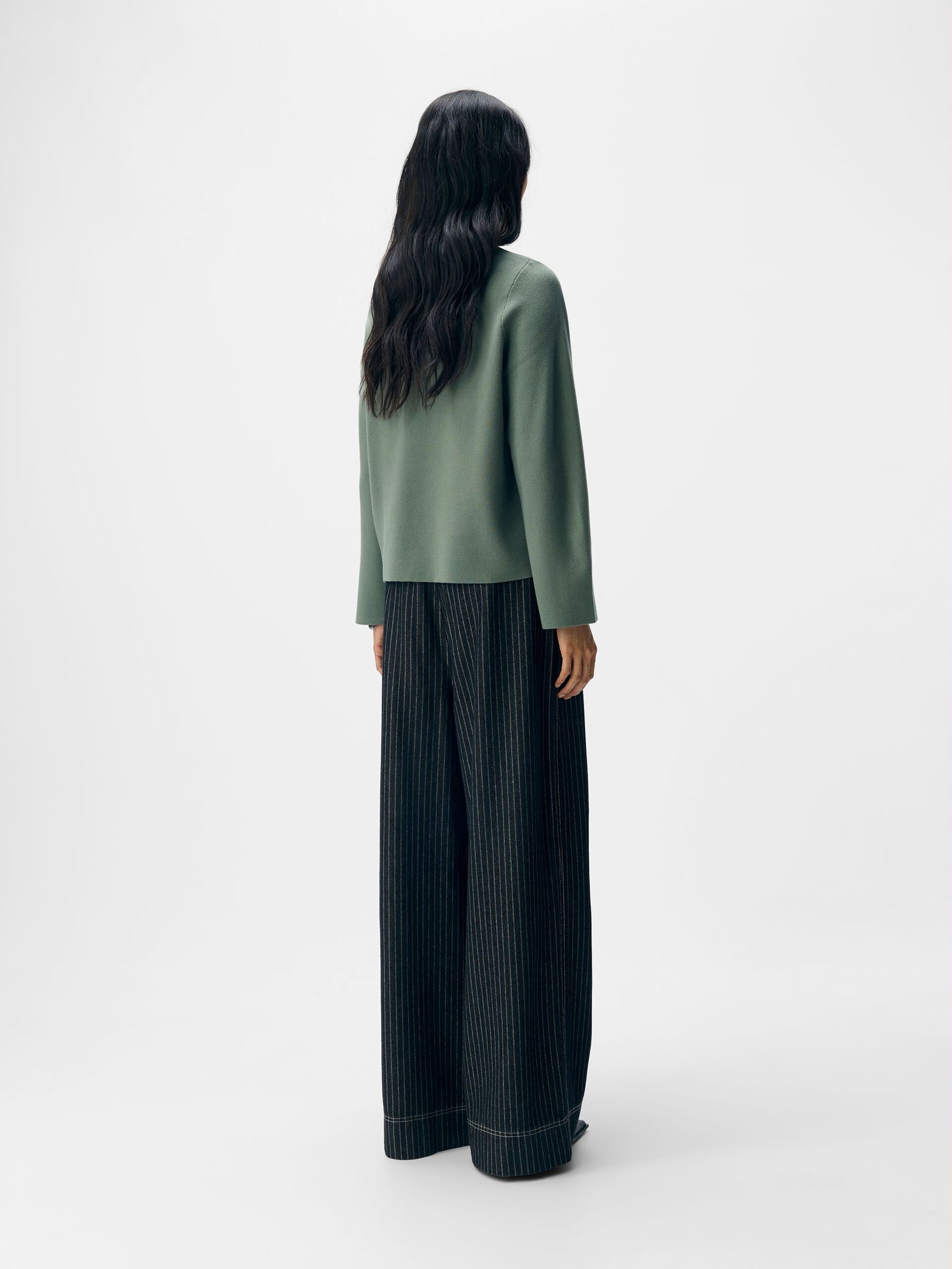 Carousel image - HIGH NECK PULLOVER, Laurel Wreath | 3