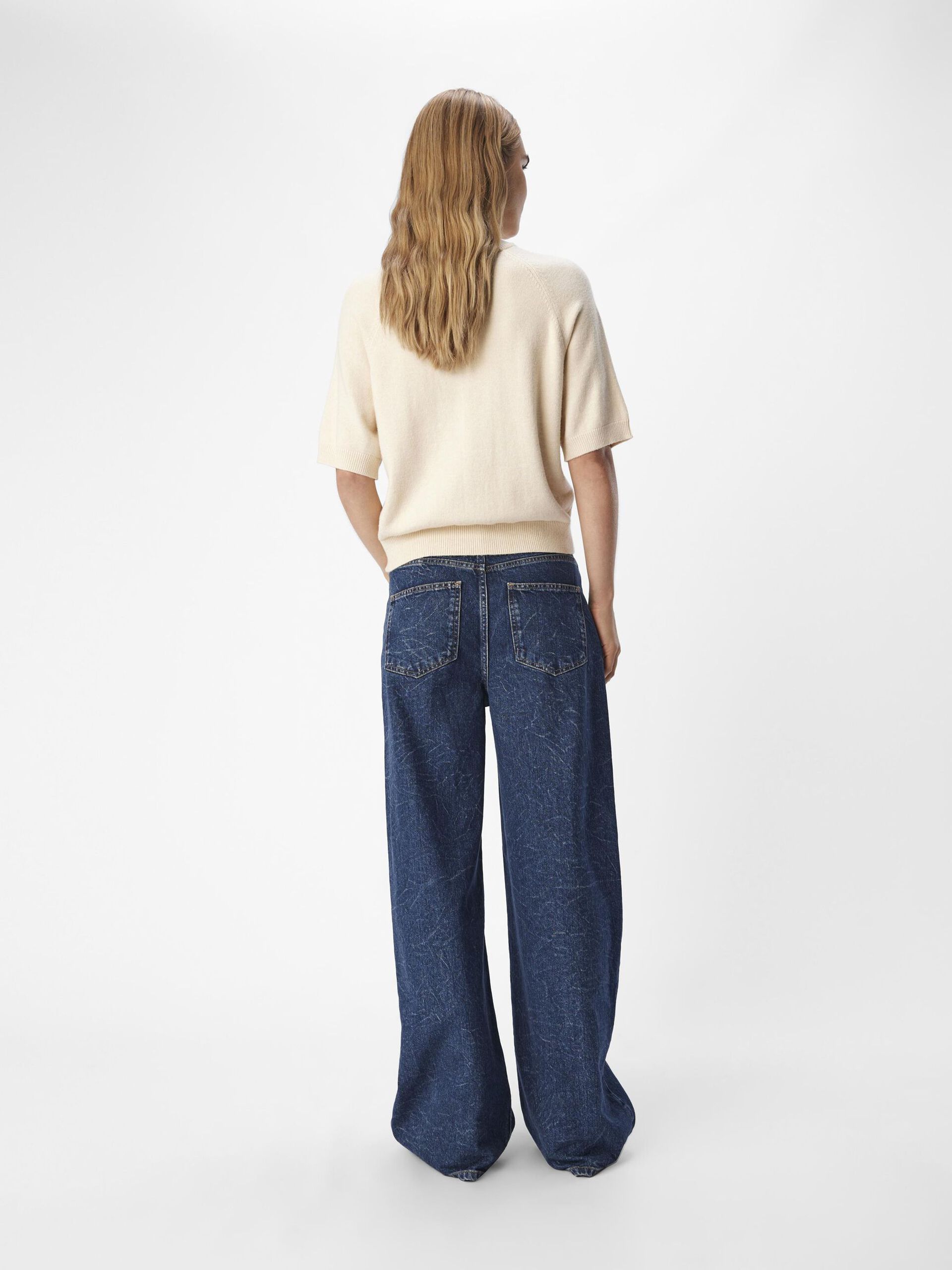 Carousel image - SHORT SLEEVED PULLOVER, Sandshell | 3