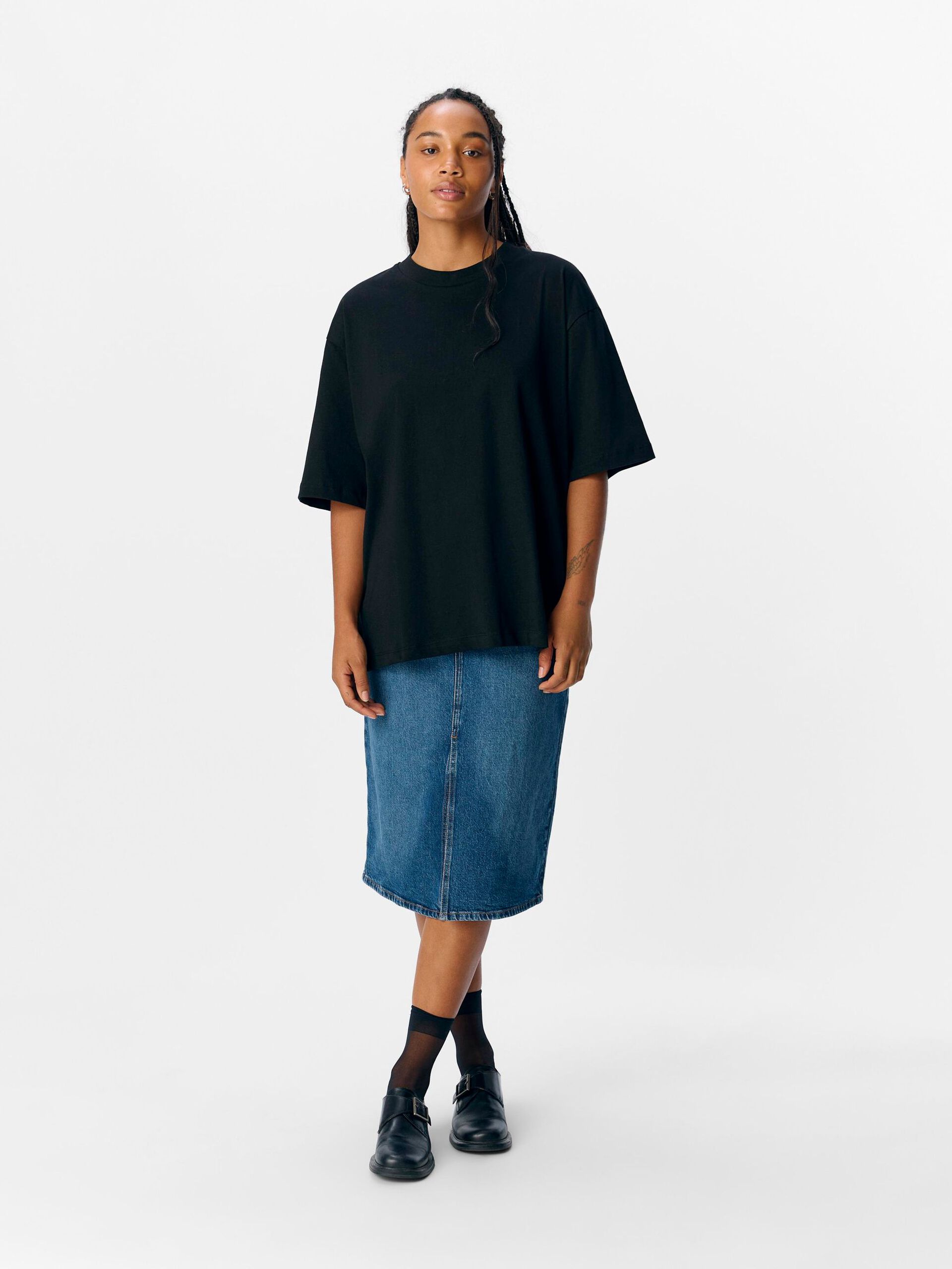 Carousel image - OVERSIZED T-SHIRT, Black | 4