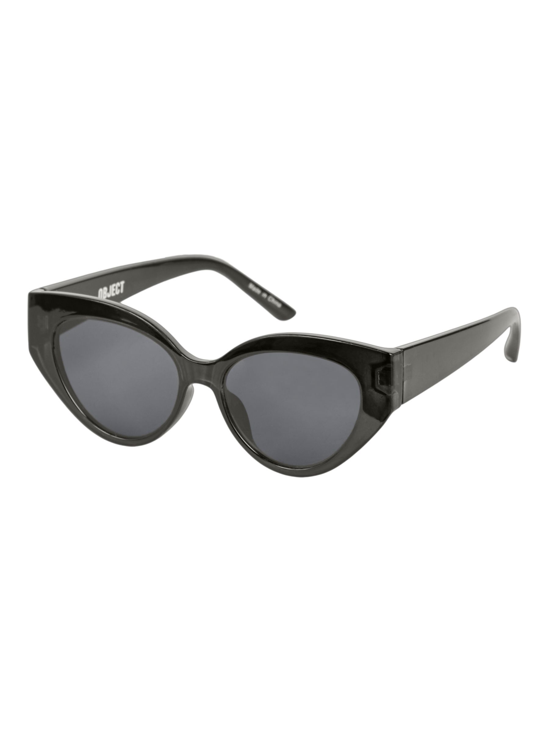 Chunky sun glasses