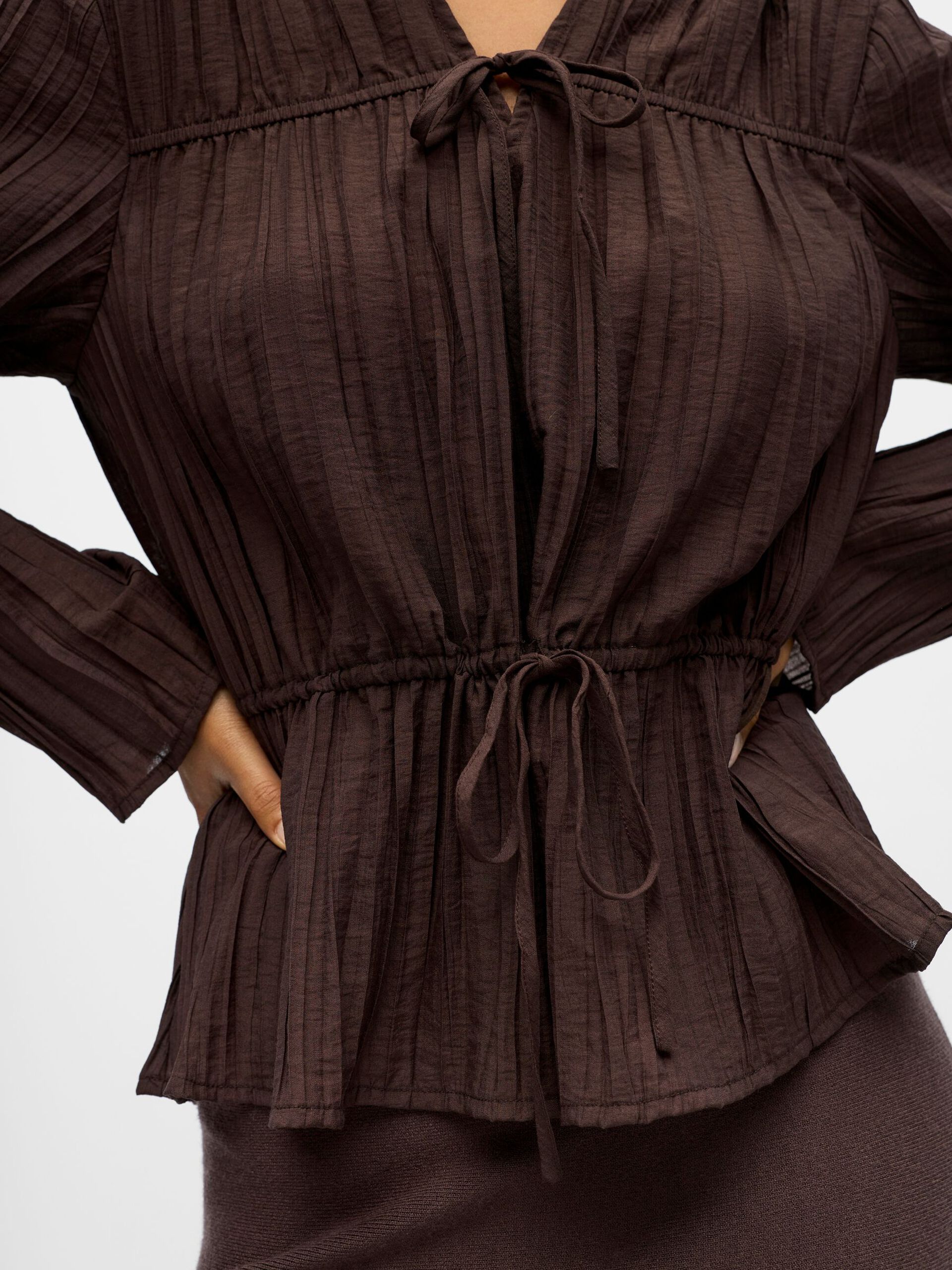 Carousel image - PEPLUM BLUS, Seal Brown | 5