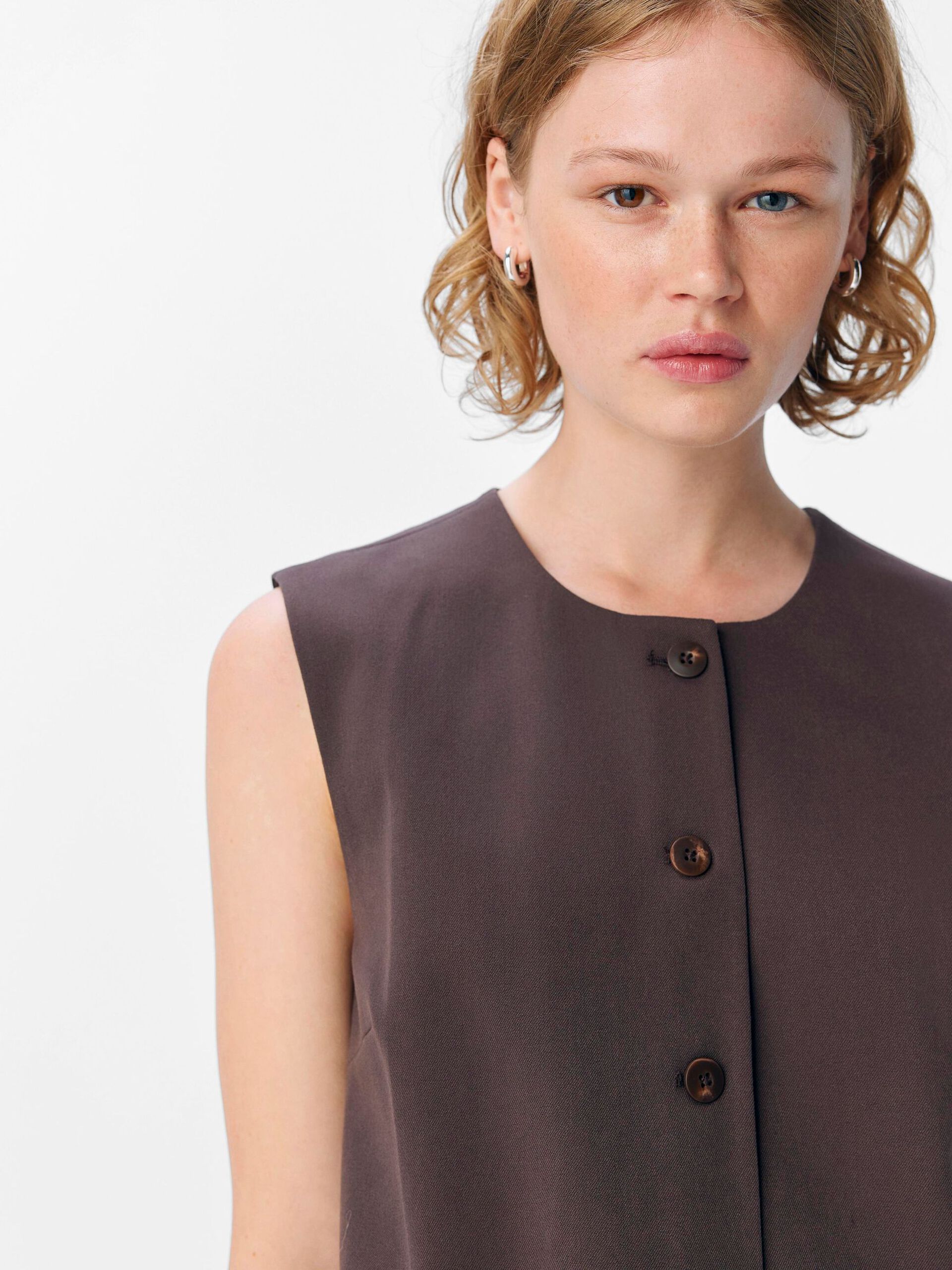 Carousel image - CAP SLEEVED WAISTCOAT, Seal Brown | 5