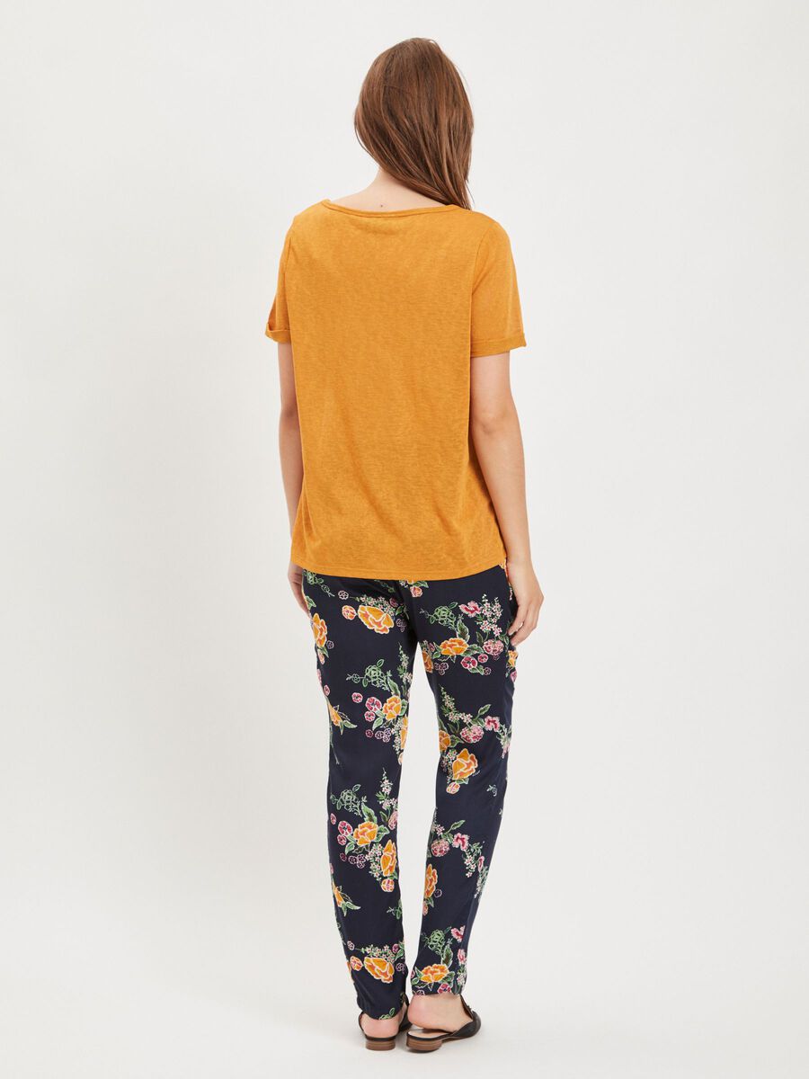 Carousel image - V-AUSSCHNITT T-SHIRT, Buckthorn Brown | 4