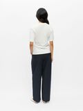 Product image thumbnail - SIDE MED RYNKEEFFEKT T-SHIRT, Cloud Dancer | 3