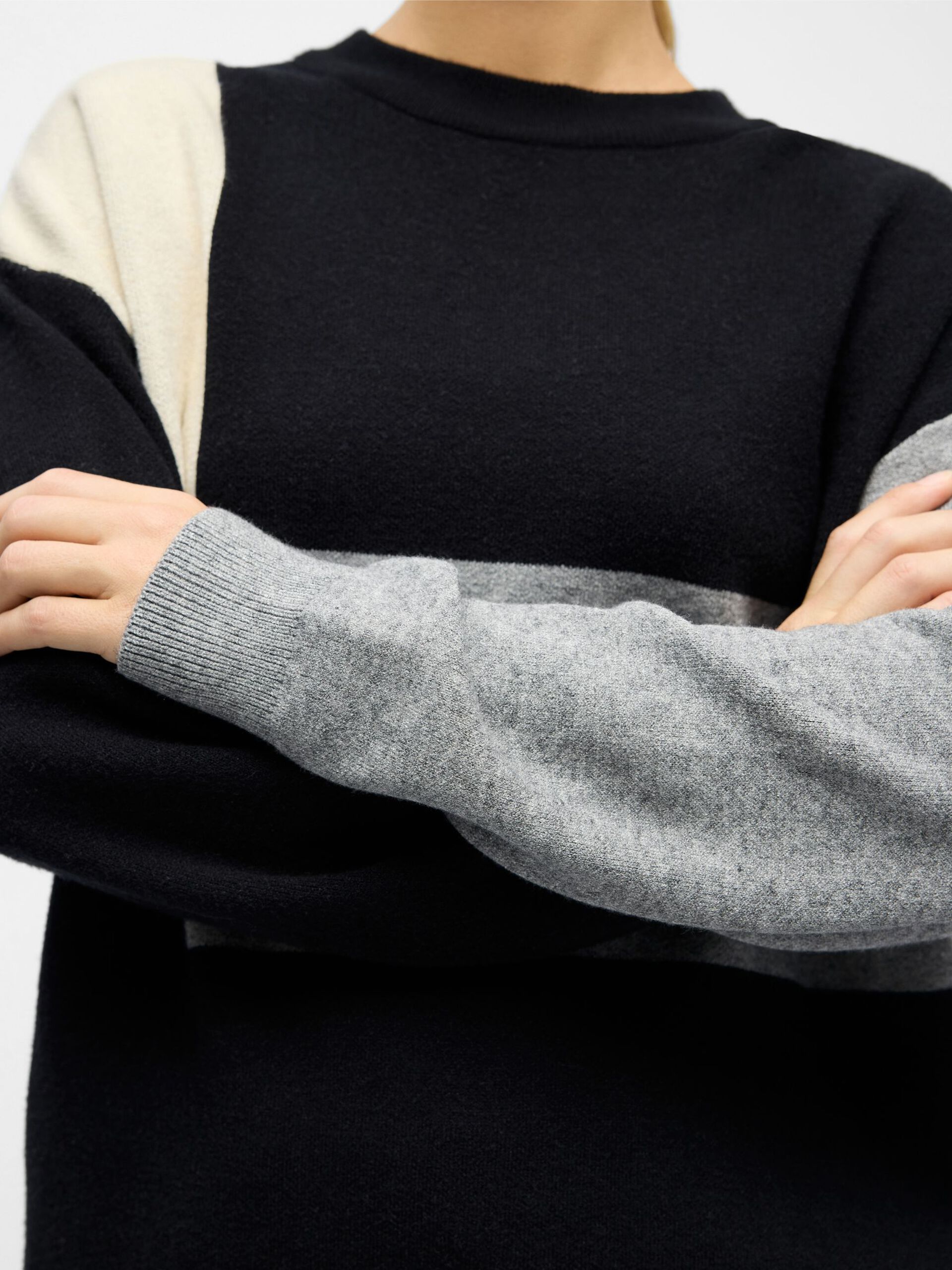 Carousel image - KNITTED PULLOVER, Black | 5