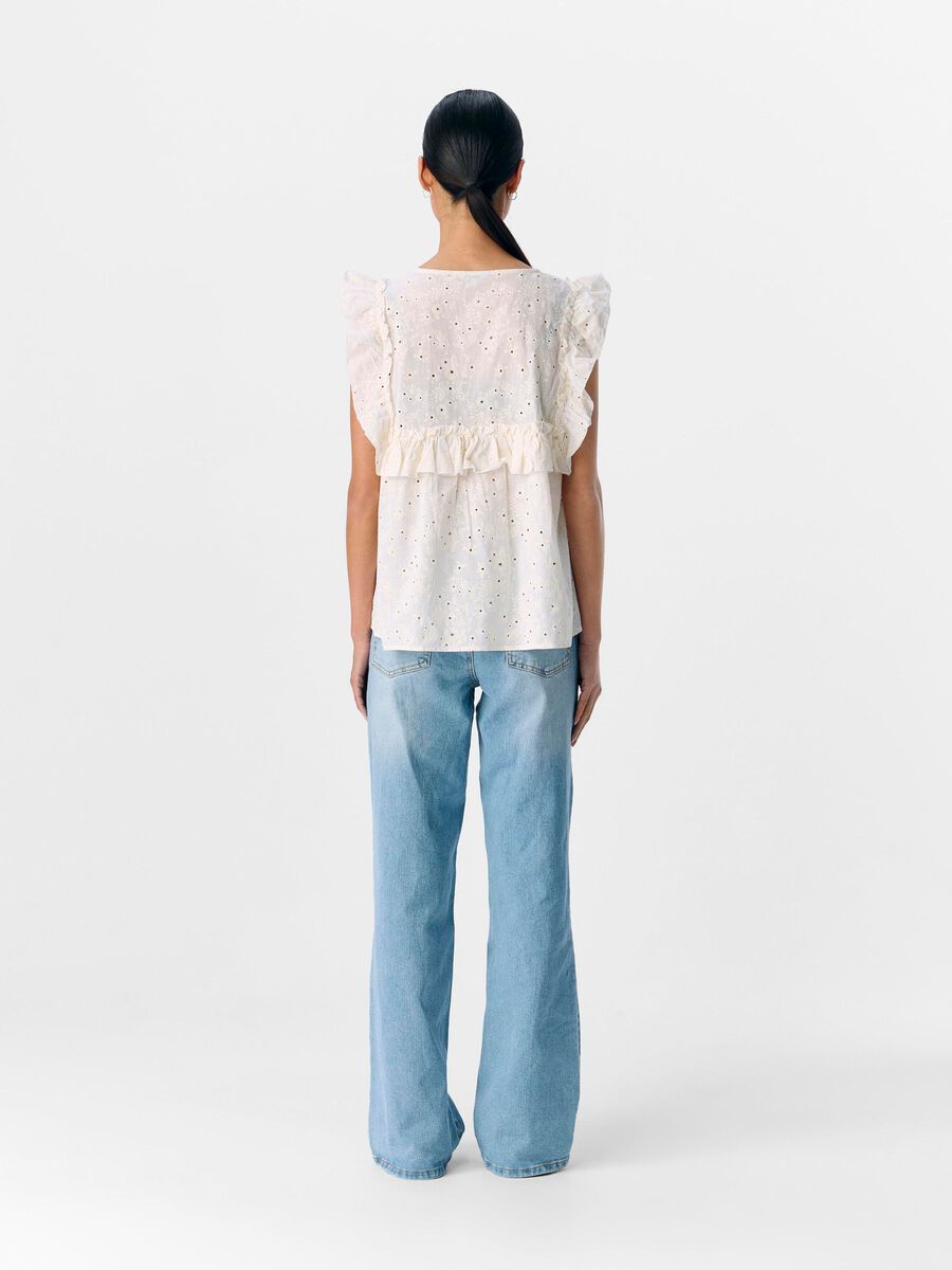 OBJECT FRILLED TOP, Cloud Dancer, highres - 23047574_CloudDancer_004.jpg