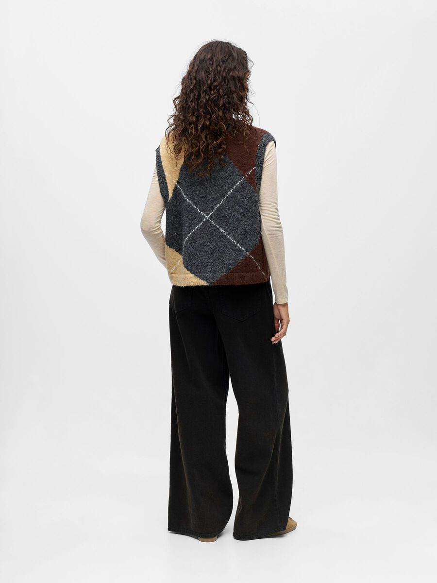 Product carousel image - ARGYLE KNITTED VEST, Dark Grey Melange | 2