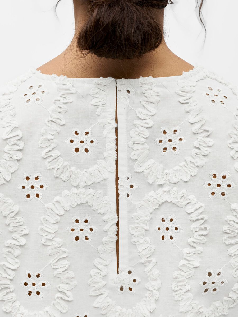 Carousel image - GEBORDUURD TOP MET POFMOUWEN, Cloud Dancer | 5