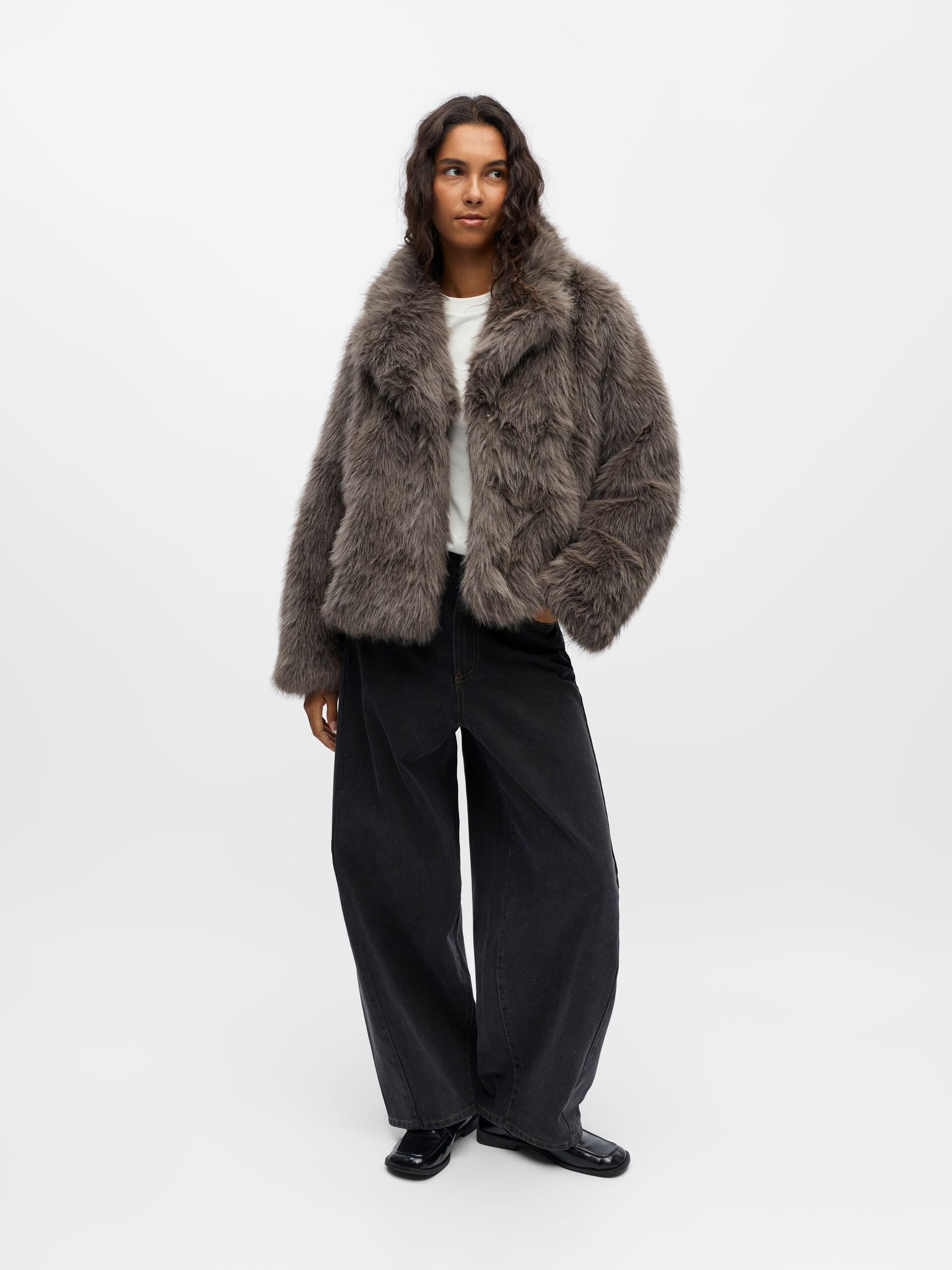 Carousel image - FAUX FUR JACKET, Magnet | 4