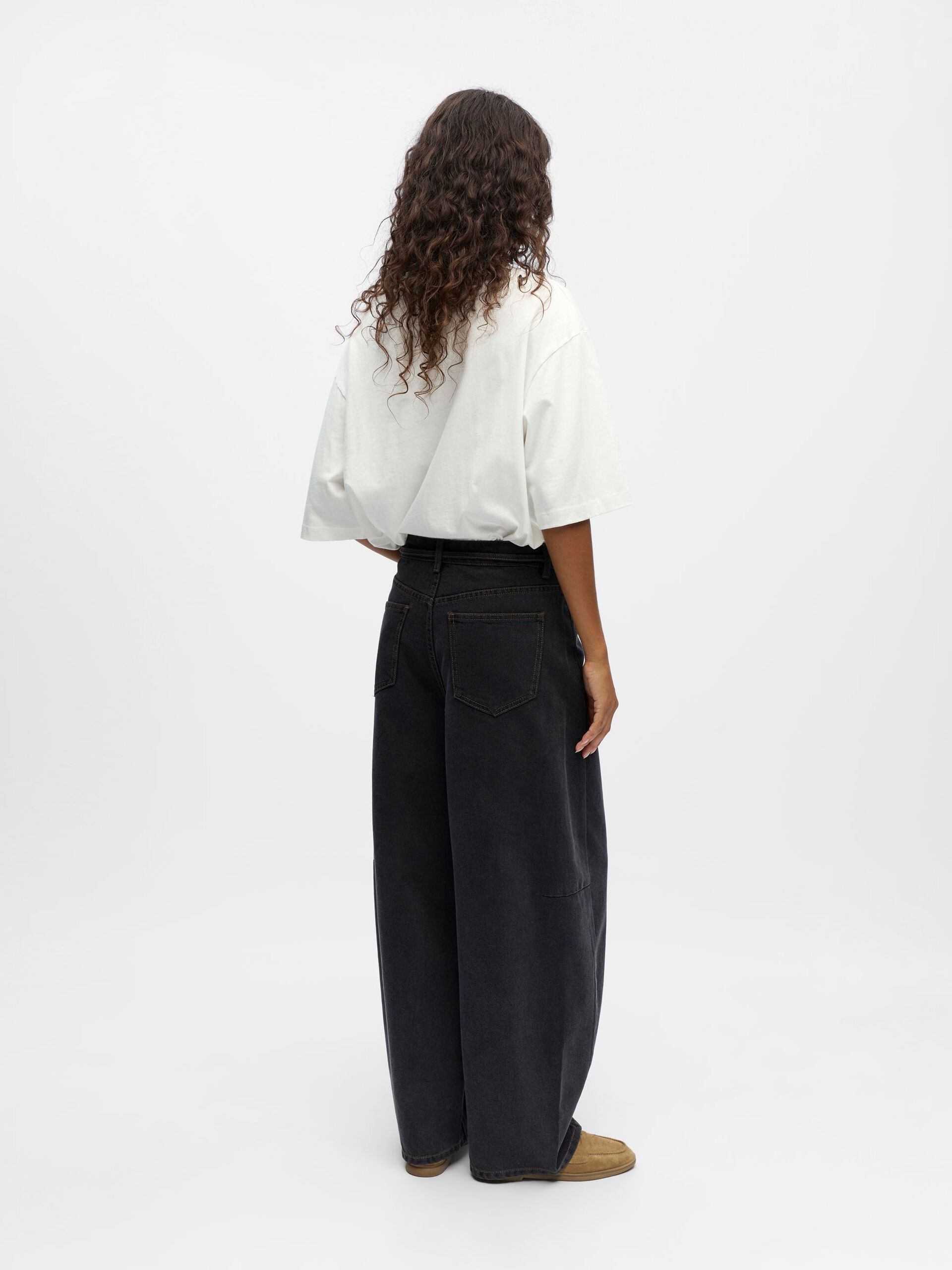 Carousel image - WIDE LEG BARREL FIT JEANS, Black Denim | 3