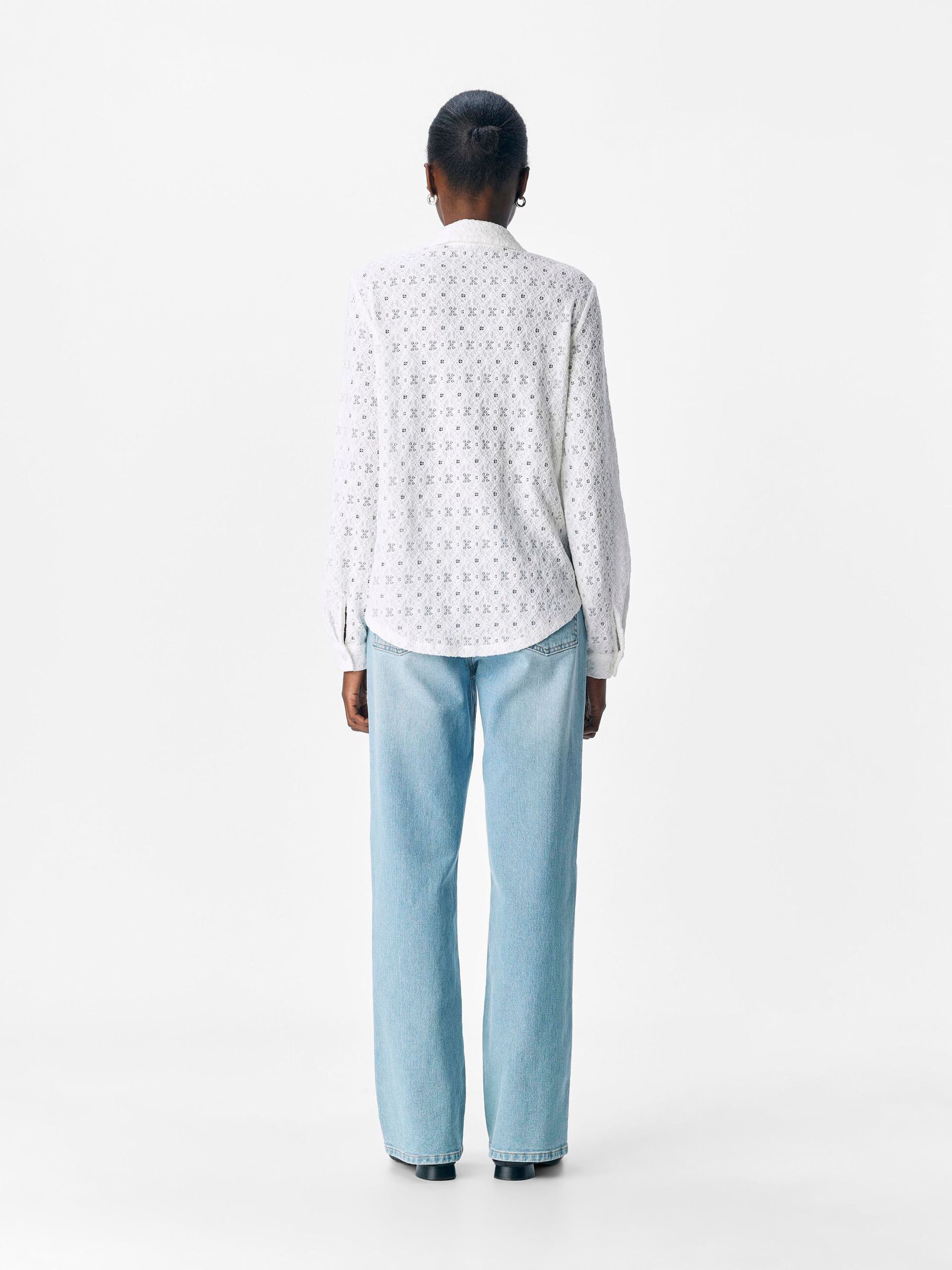Carousel image - BRODERIE ANGLAISE SHIRT, Cloud Dancer | 3