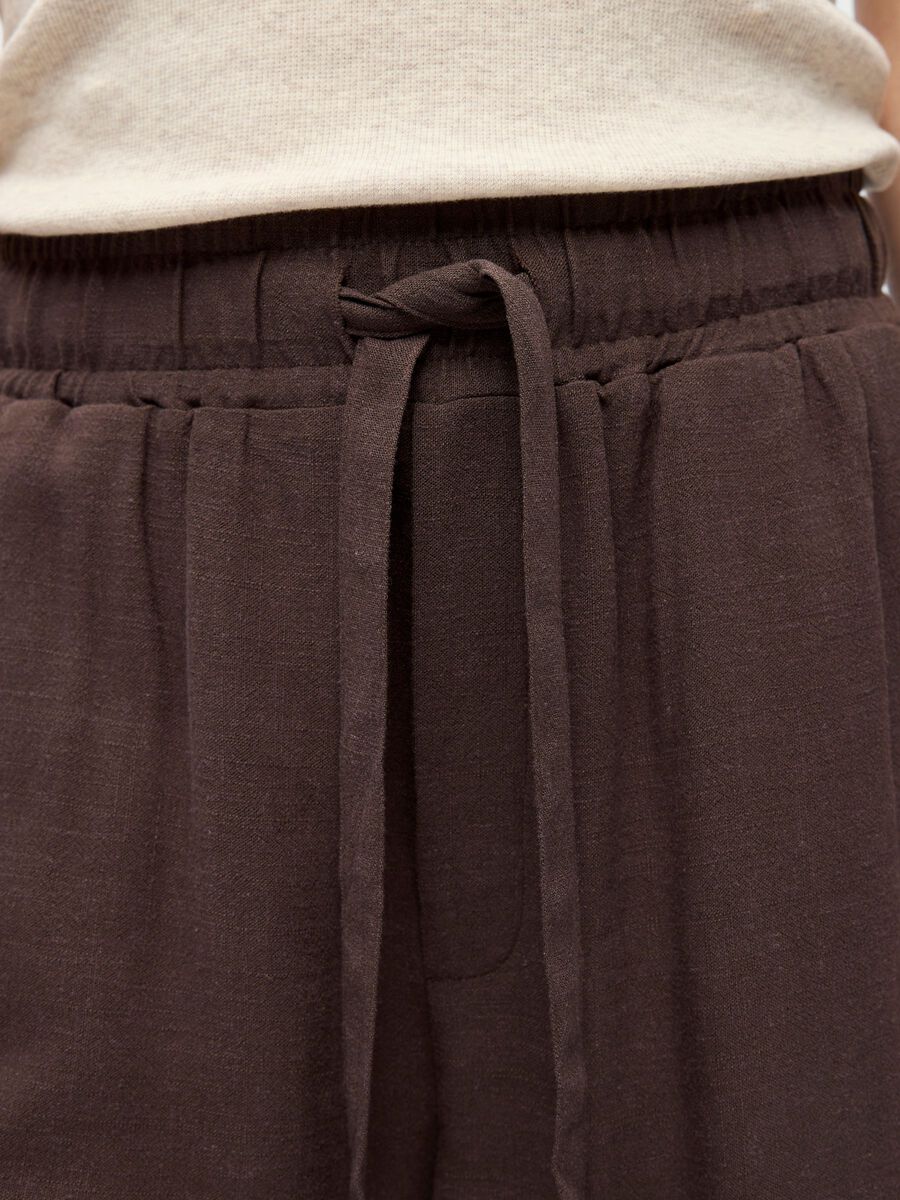 Carousel image - LINEN SHORTS, Seal Brown | 5