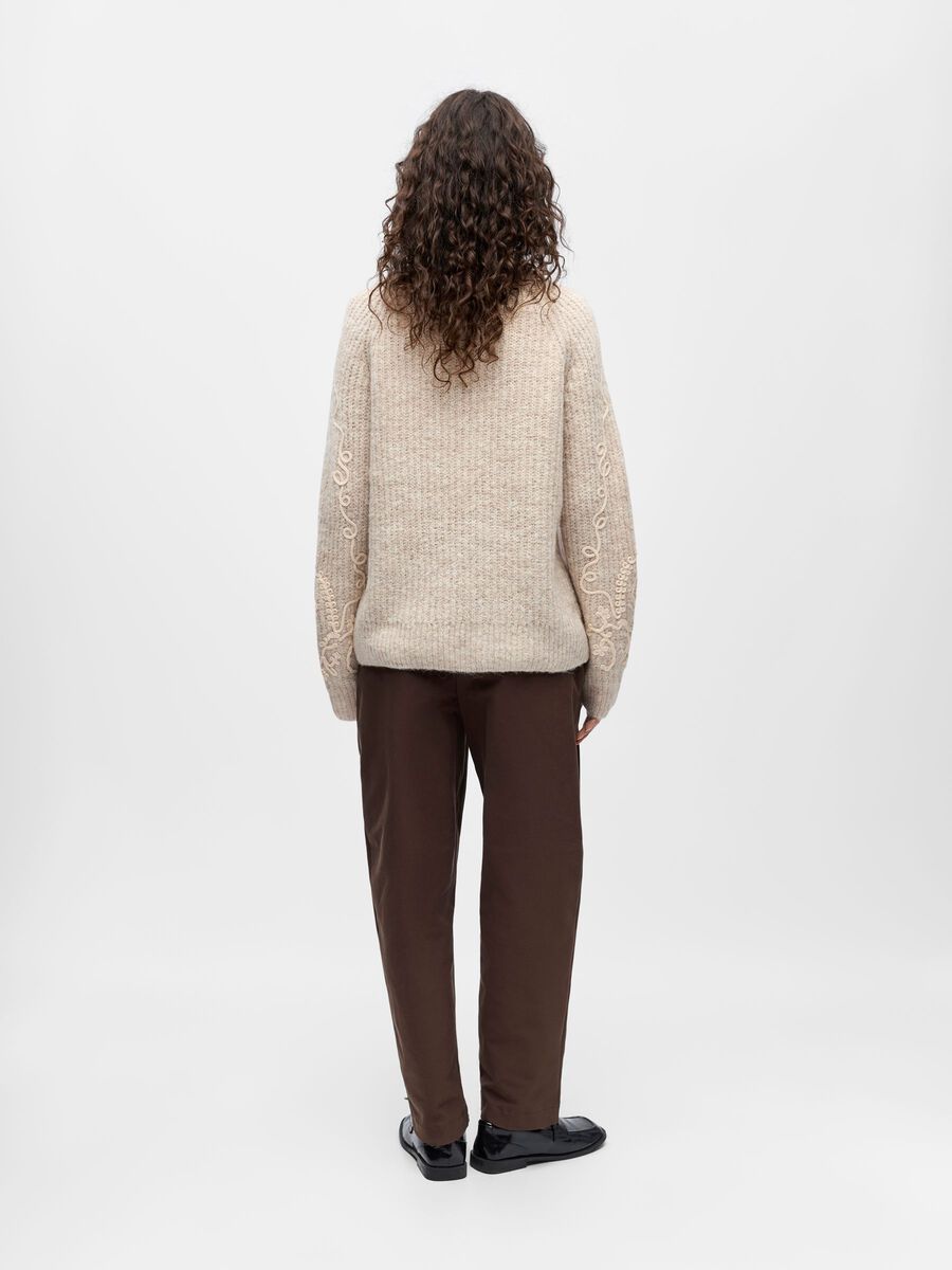 Product carousel image - BESTICKTER PULLOVER, White Sand | 2