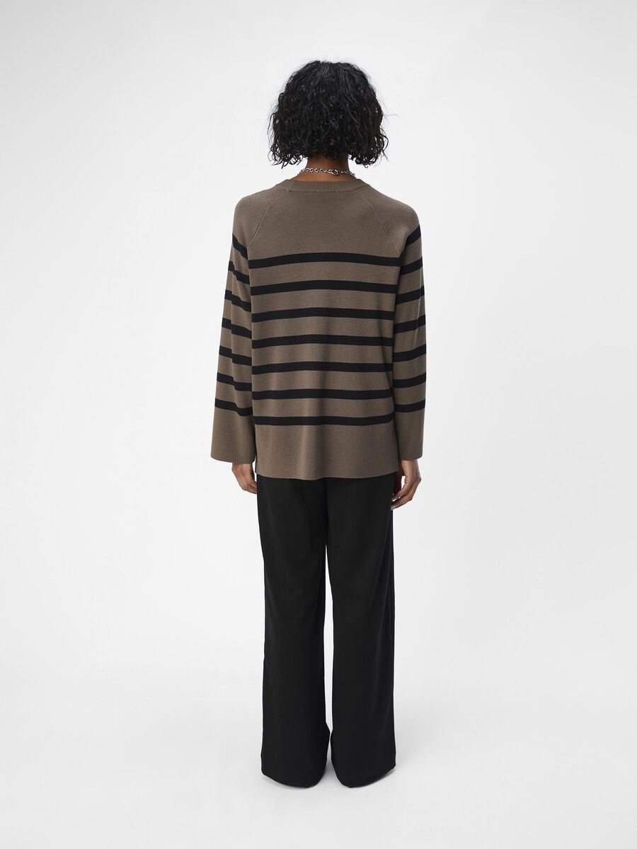 OBJECT OBJESTER PULLOVER, Morel, highres - 23040846_Morel_997567_004.jpg