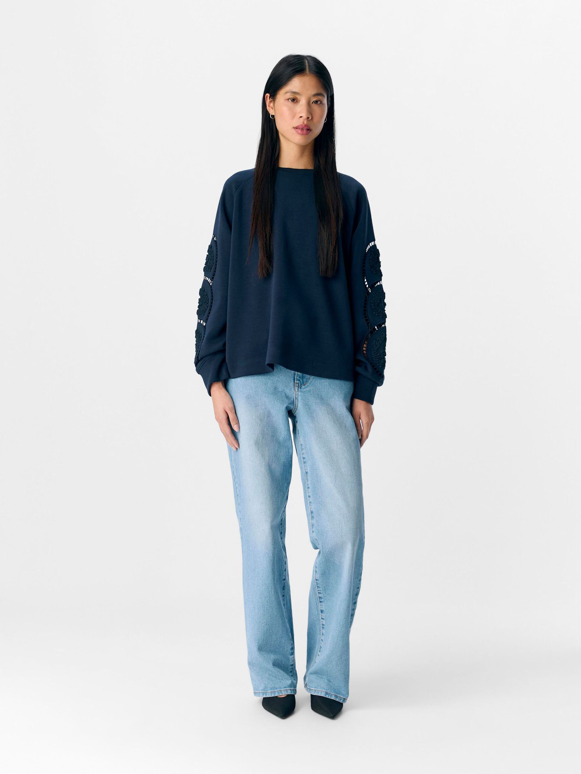 Carousel image - EMBROIDERED SWEATSHIRT, Sky Captain | 4