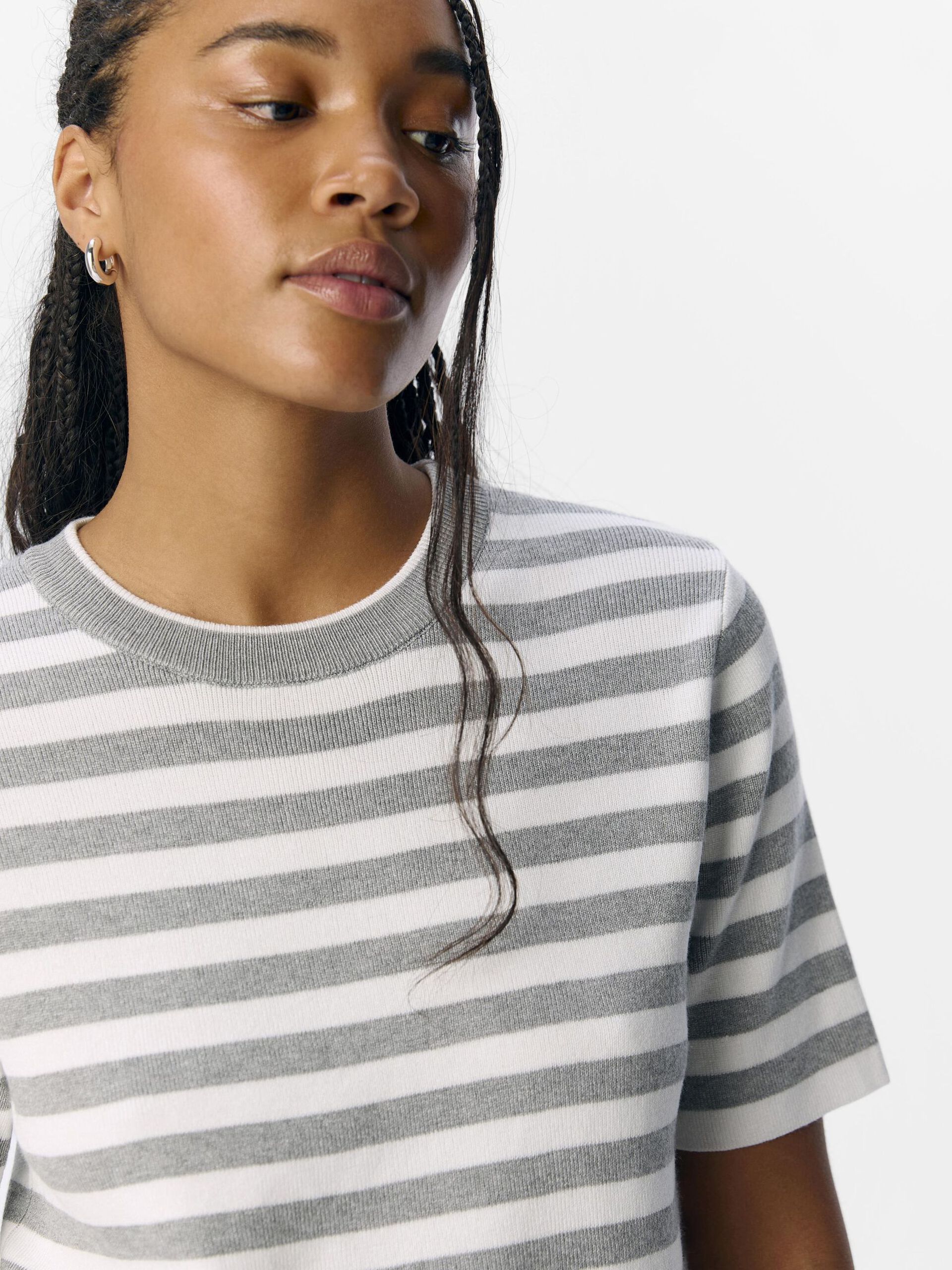 Carousel image - OBJESTER T-SHIRT, Light Grey Melange | 5