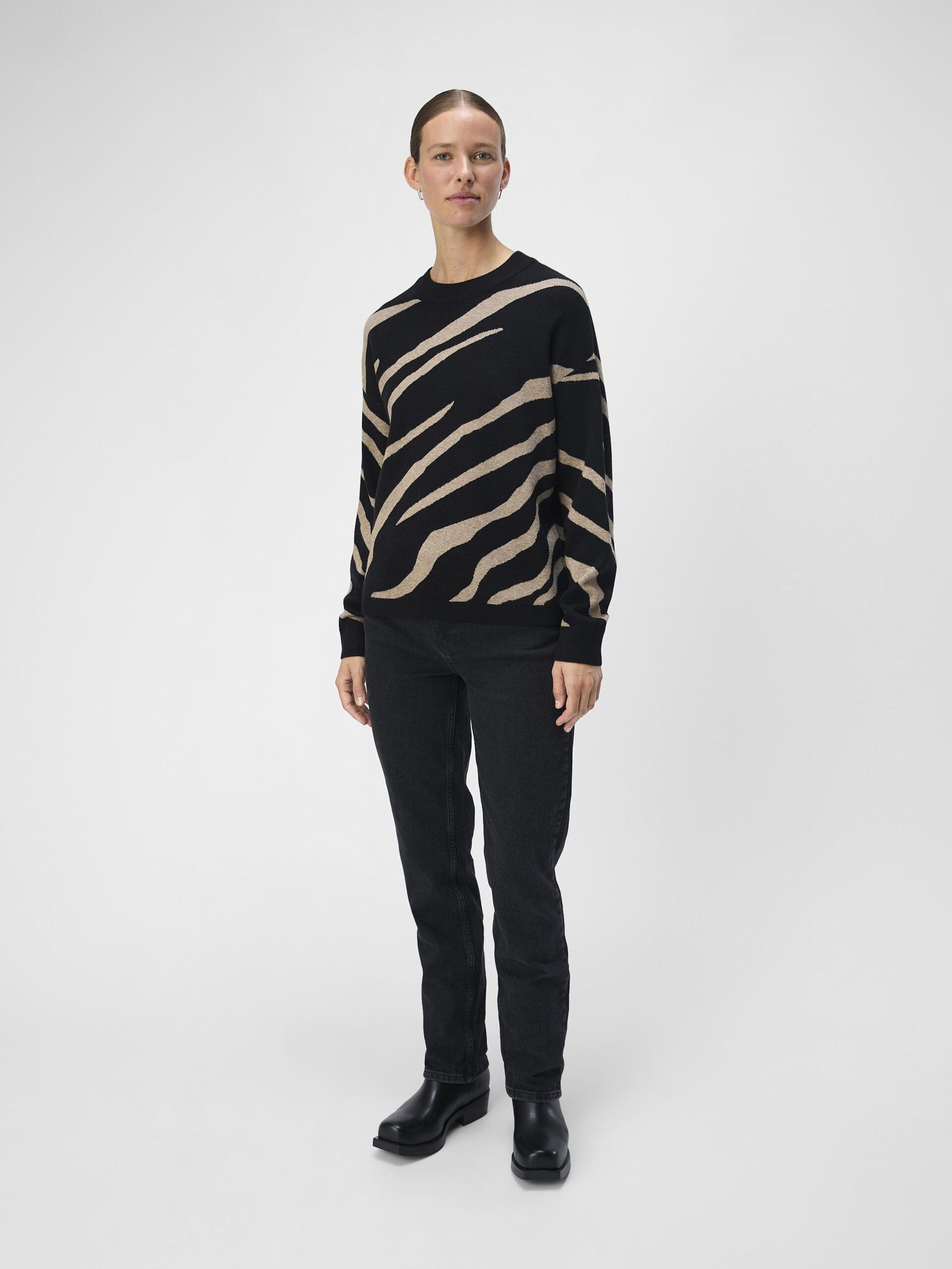 Carousel image - PULLOVER, Black | 4