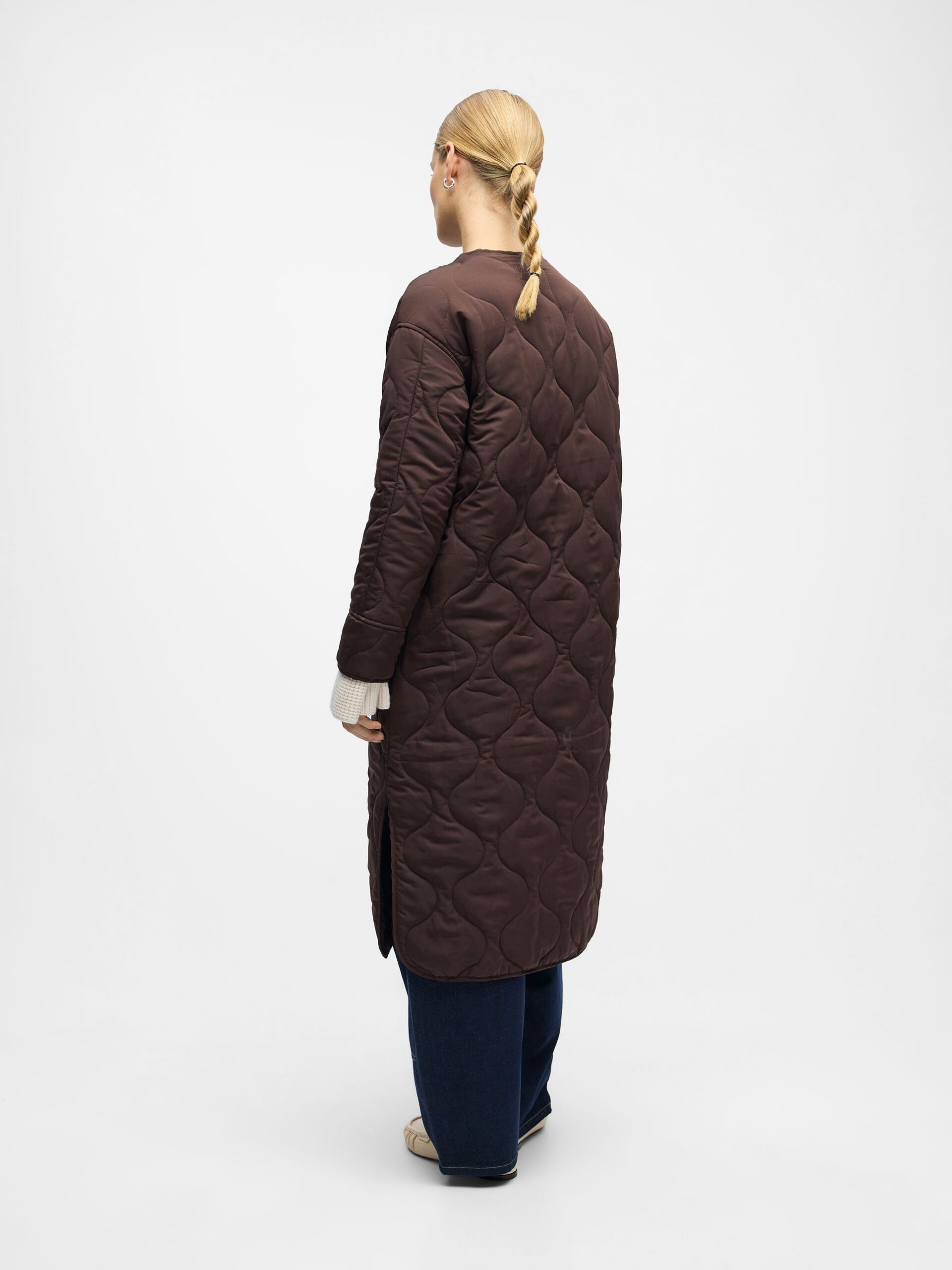 Carousel image - LONGLINE QUILTED JACKET, Java | 3