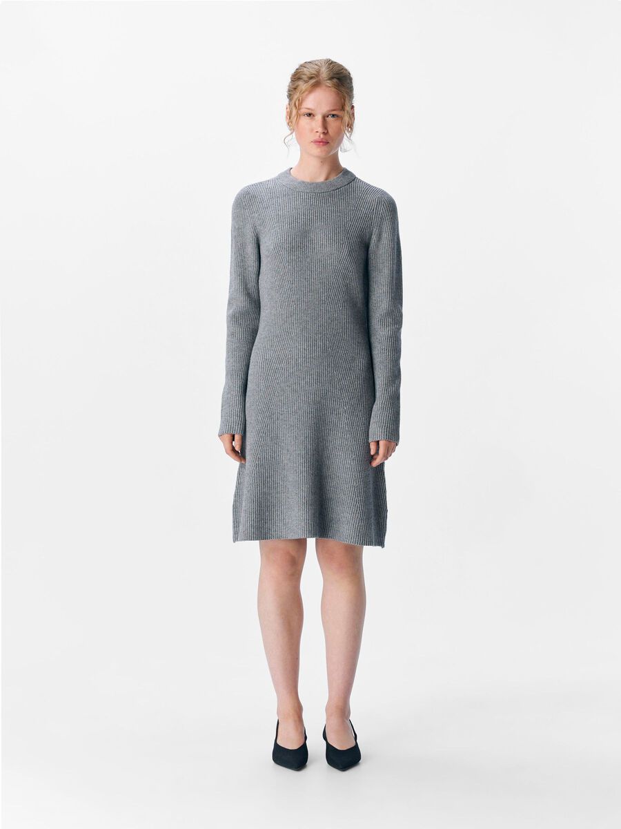 Product carousel image - STRIKKET KORT KJOLE, Medium Grey Melange | 5