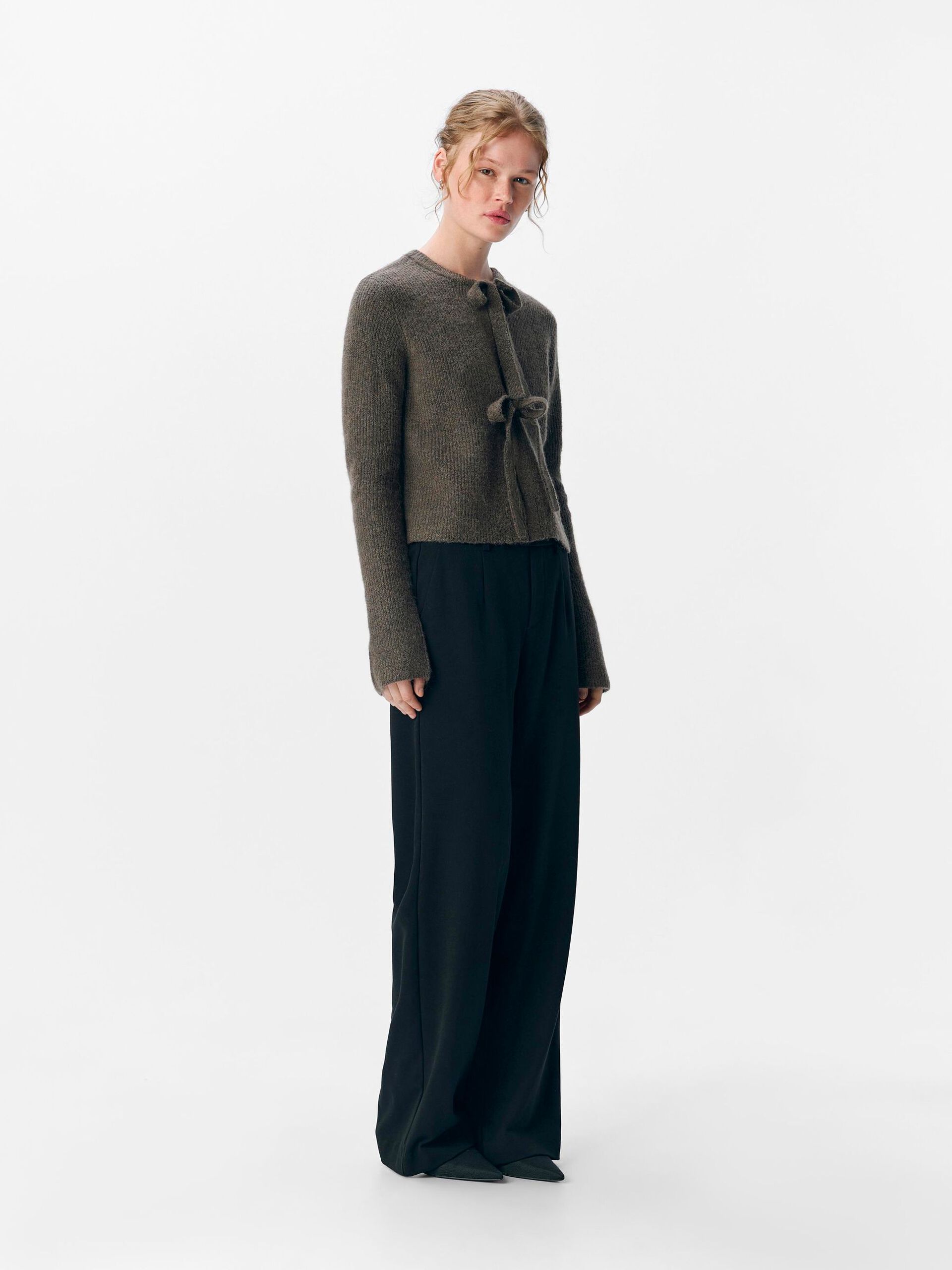 Carousel image - KURZER WOLLGEMISCH STRICKJACKE, Morel | 4