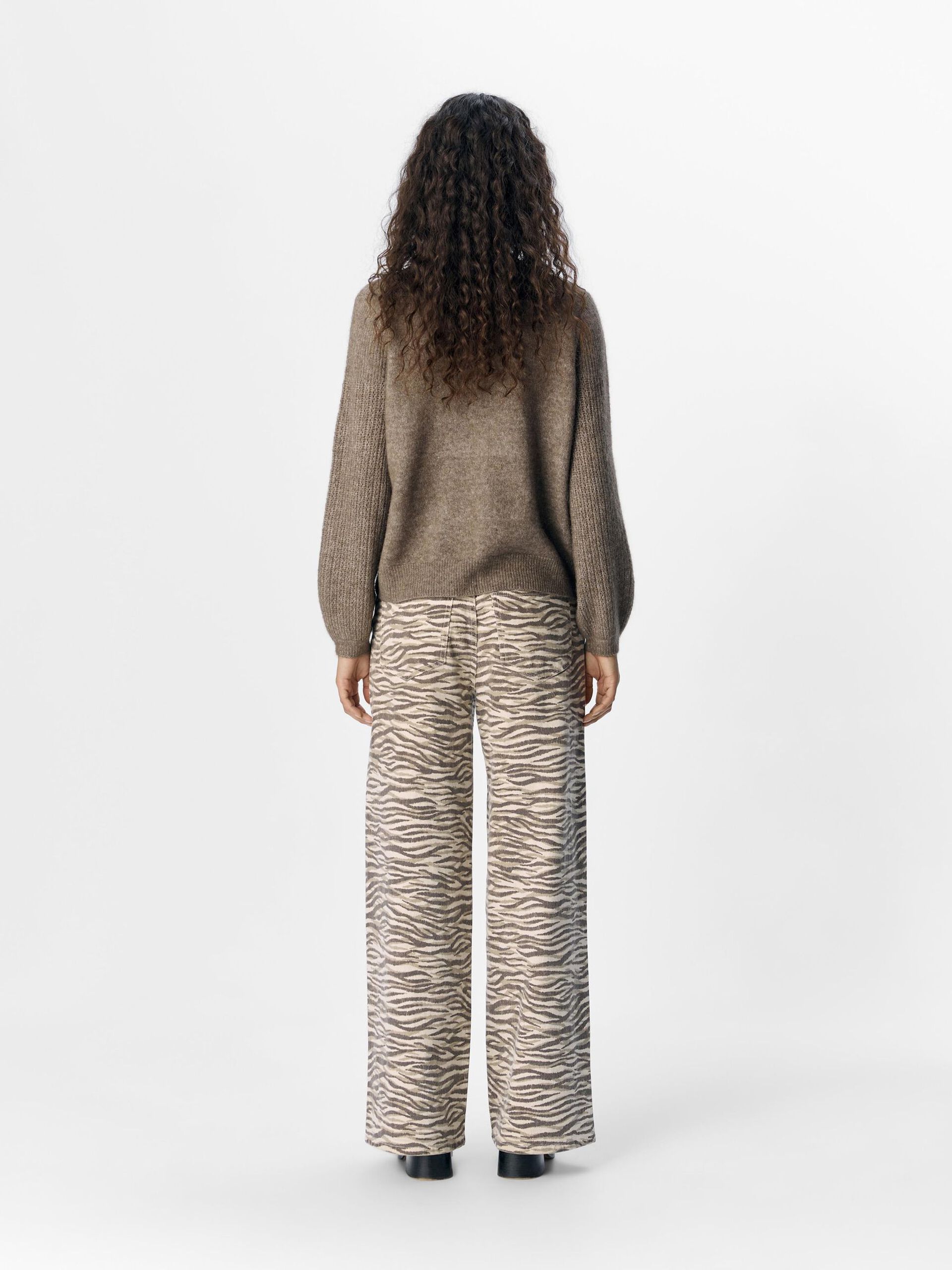 Carousel image - ALPACA WOOL BLEND CARDIGAN, Morel | 3