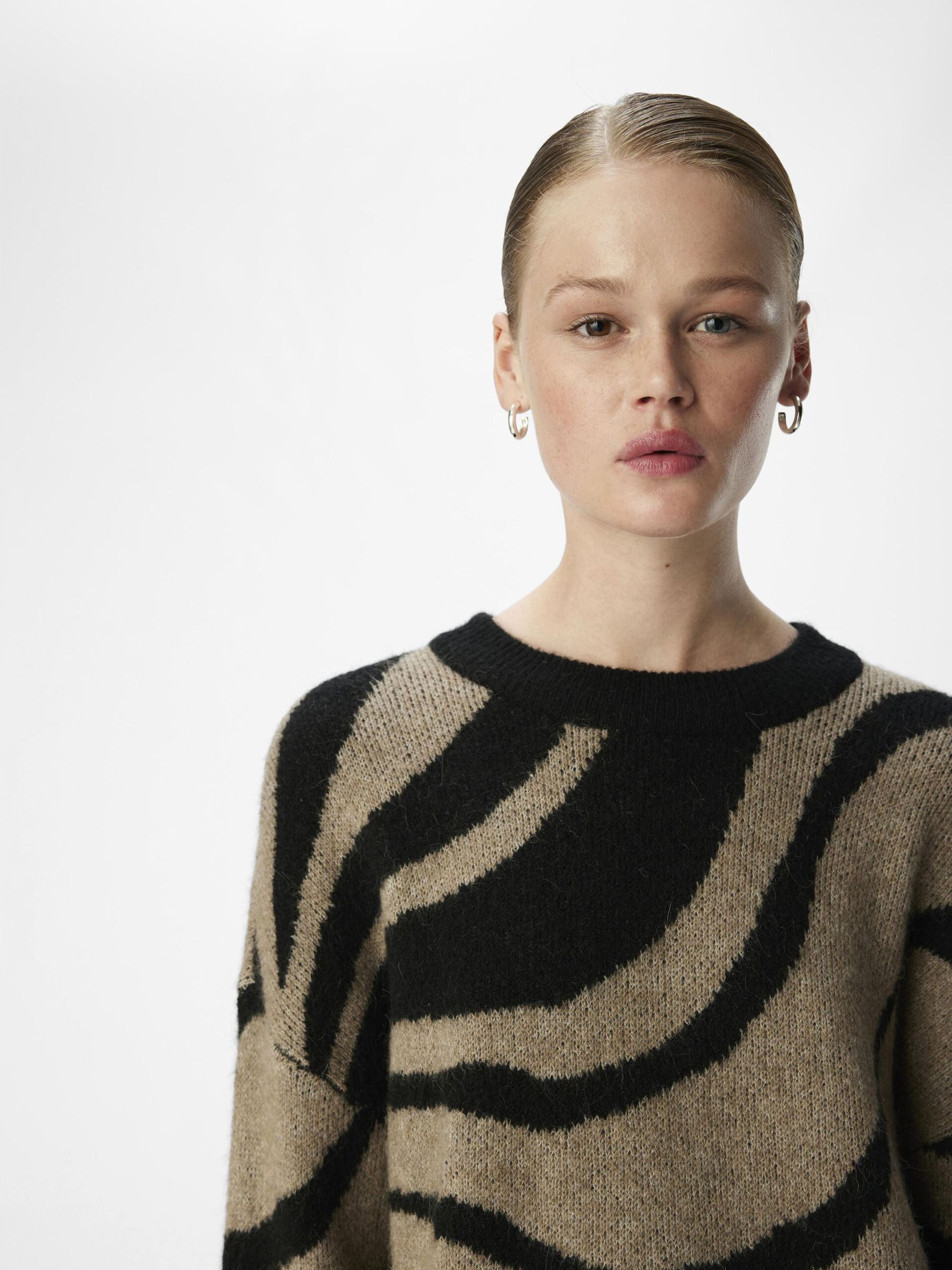 Carousel image - KNITTED PULLOVER, Black | 5