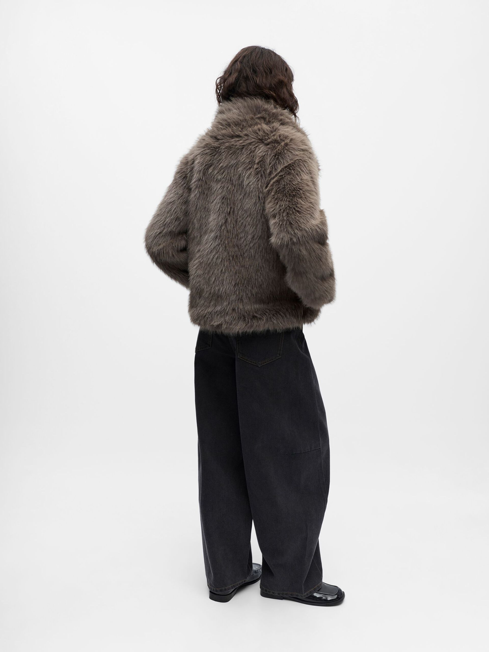 Carousel image - FAUX FUR JACKET, Magnet | 3