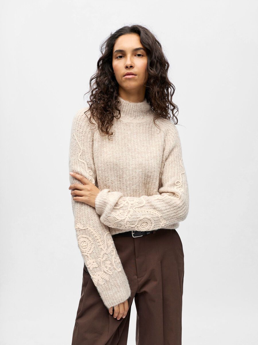 Product carousel image - BESTICKTER PULLOVER, White Sand | 1