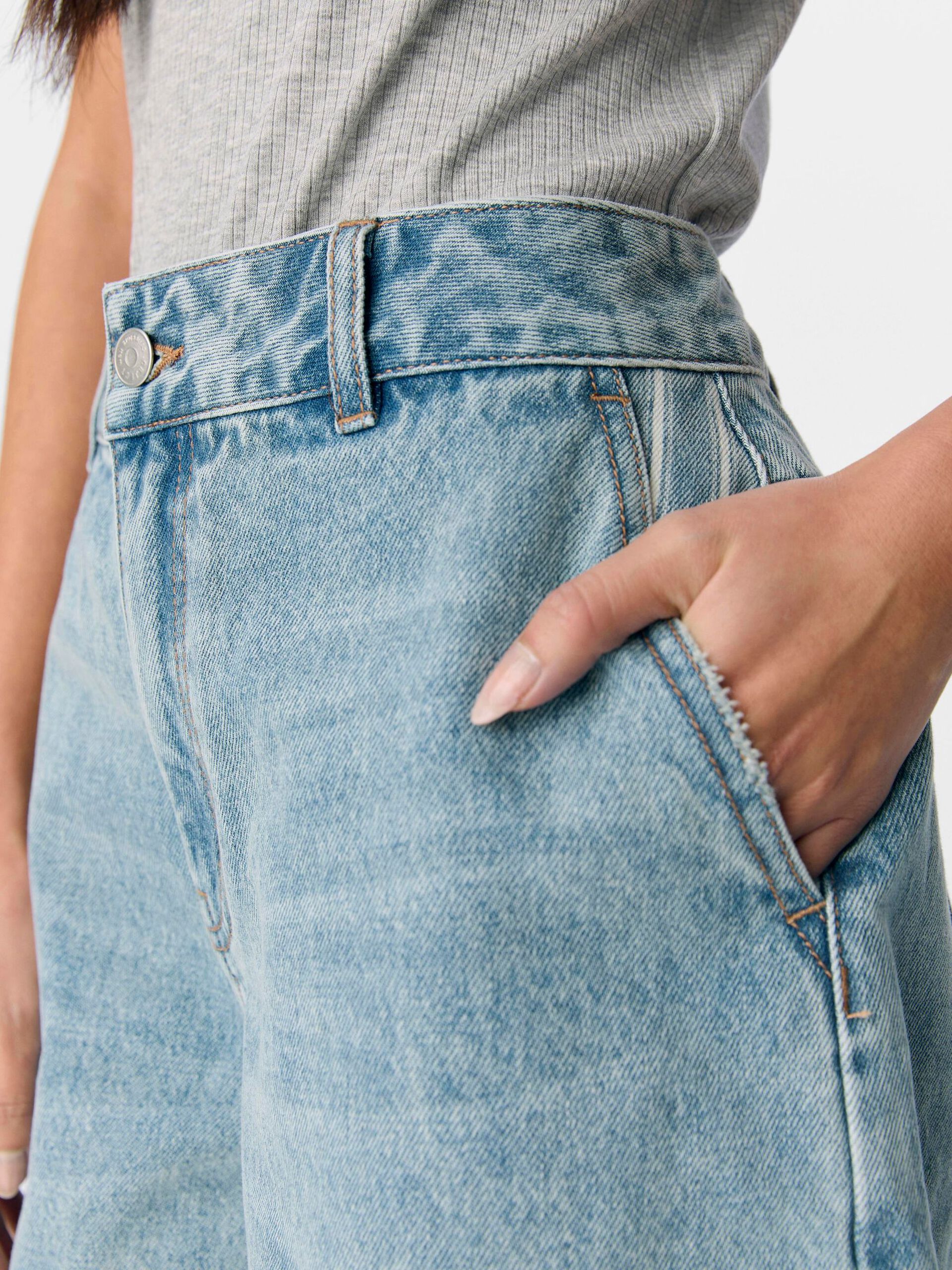 Carousel image - DENIM SHORTS, Medium Blue Denim | 6