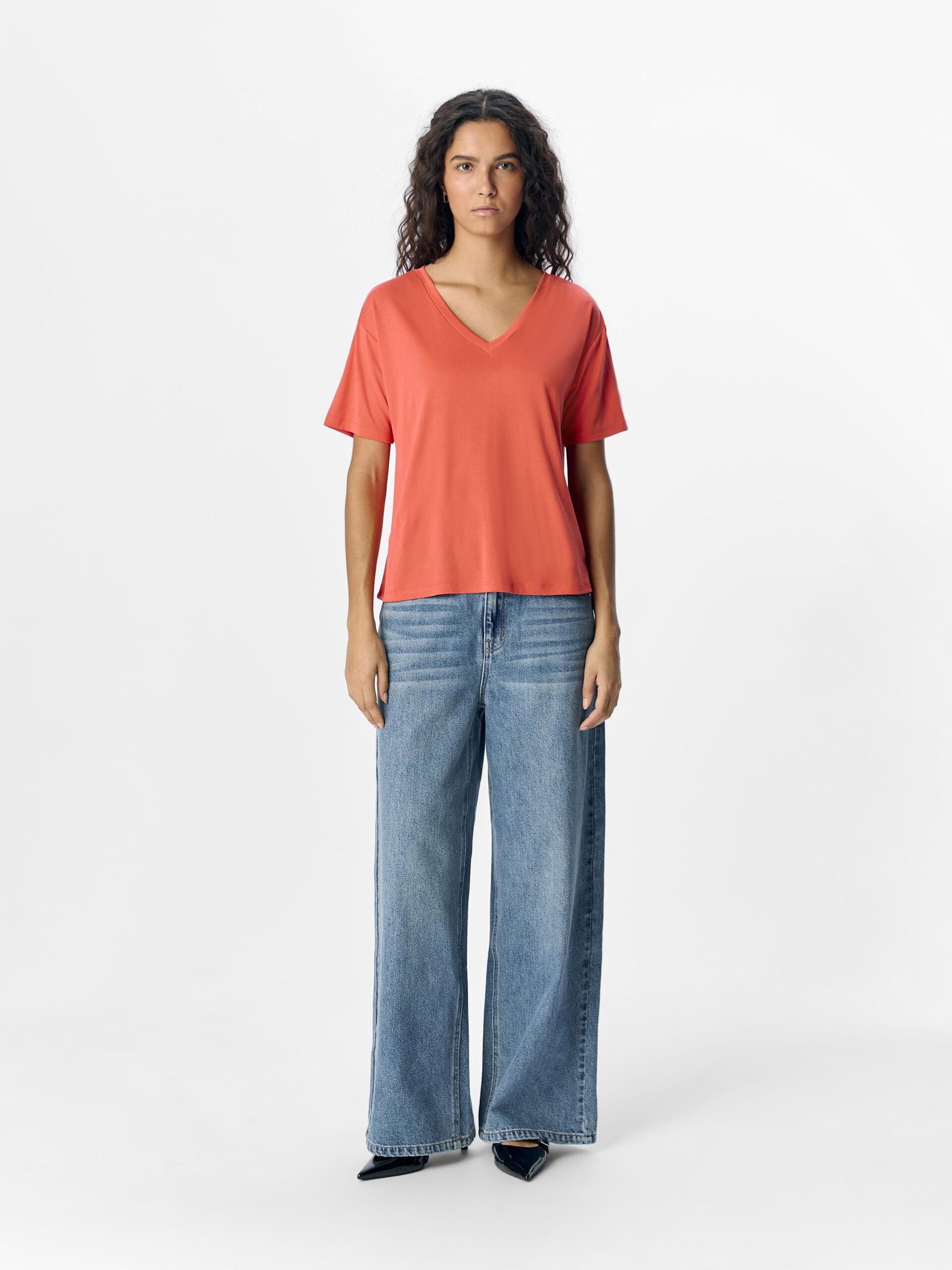 Carousel image - V-NECK T-SHIRT, Fiesta | 4