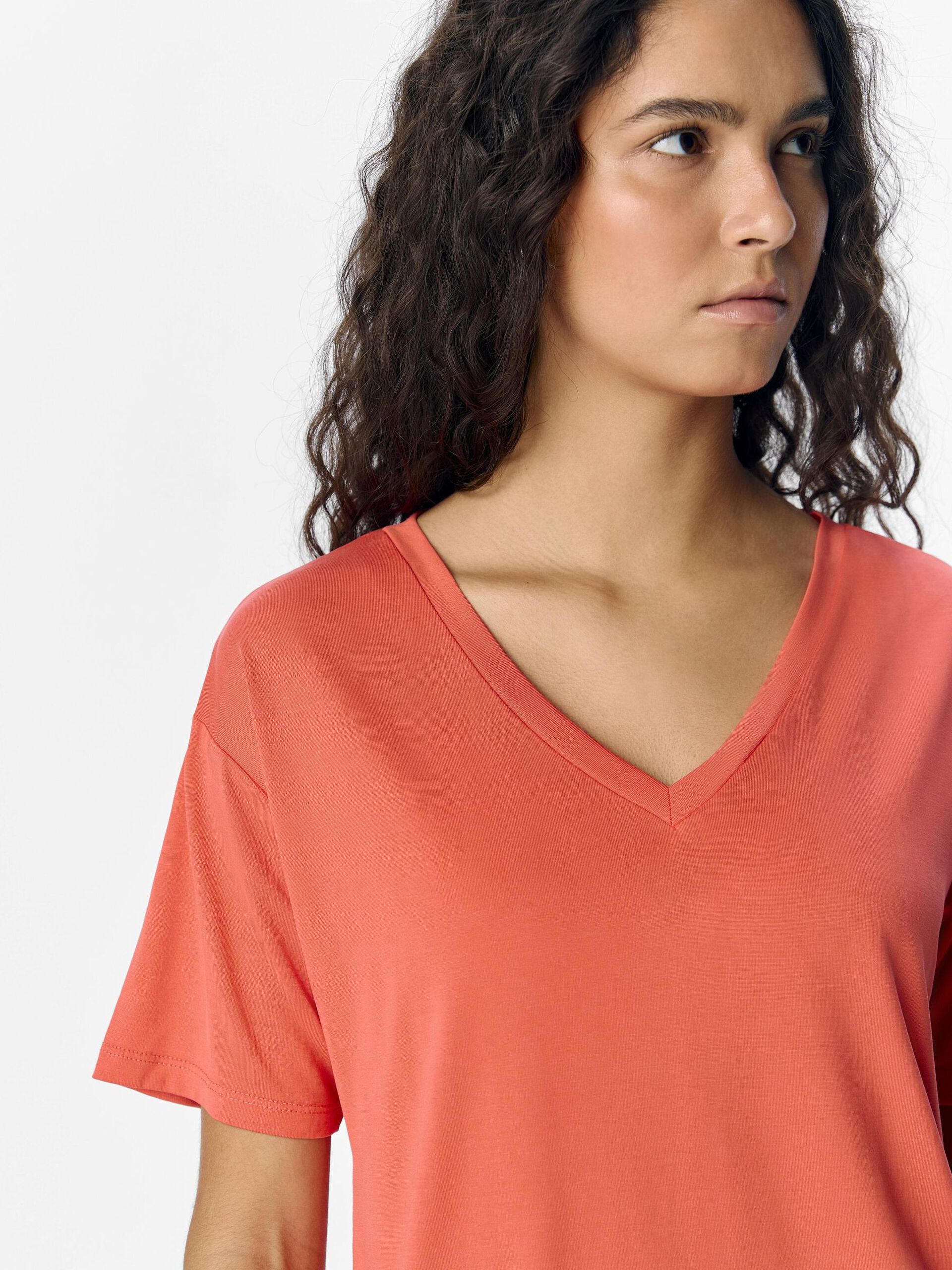 Carousel image - V-NECK T-SHIRT, Fiesta | 5