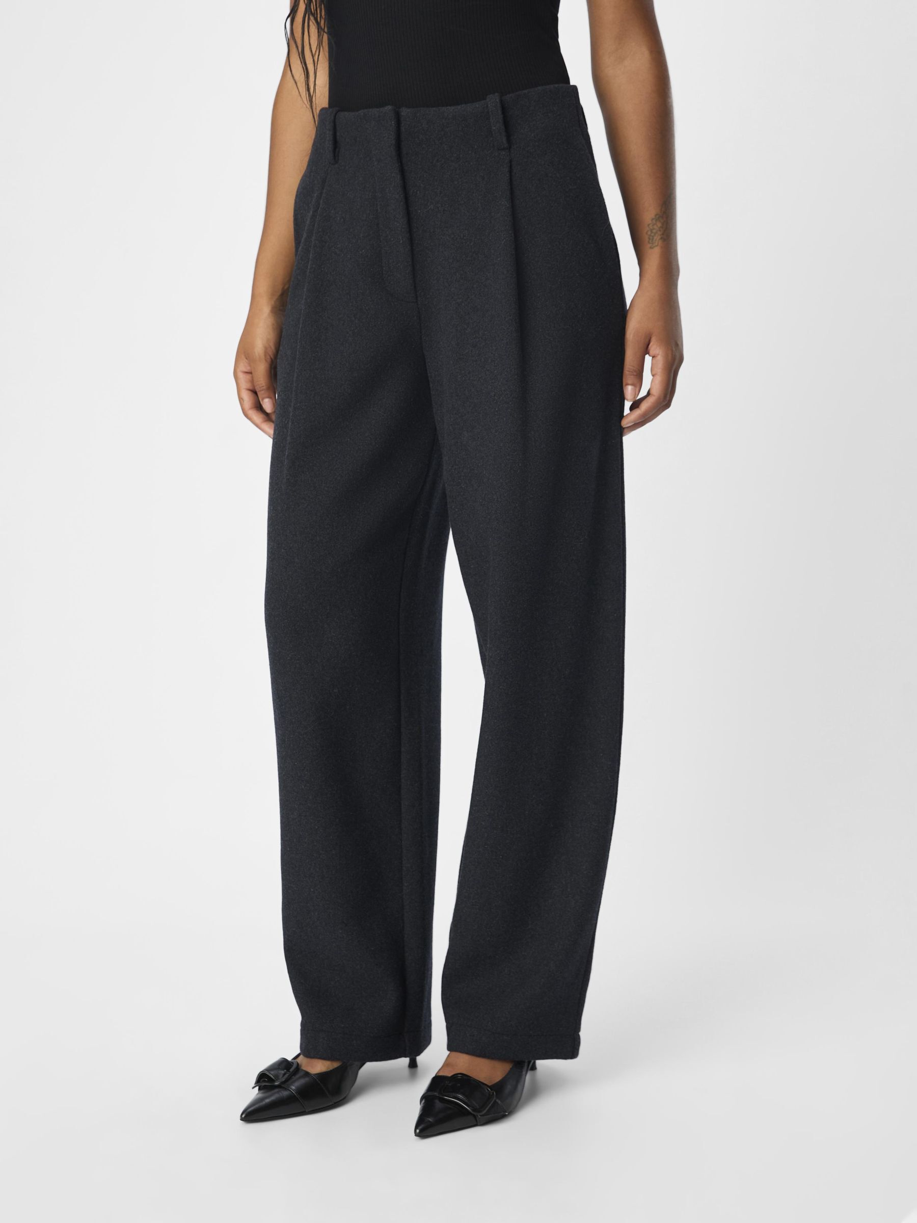 Pantaloni dark clearance