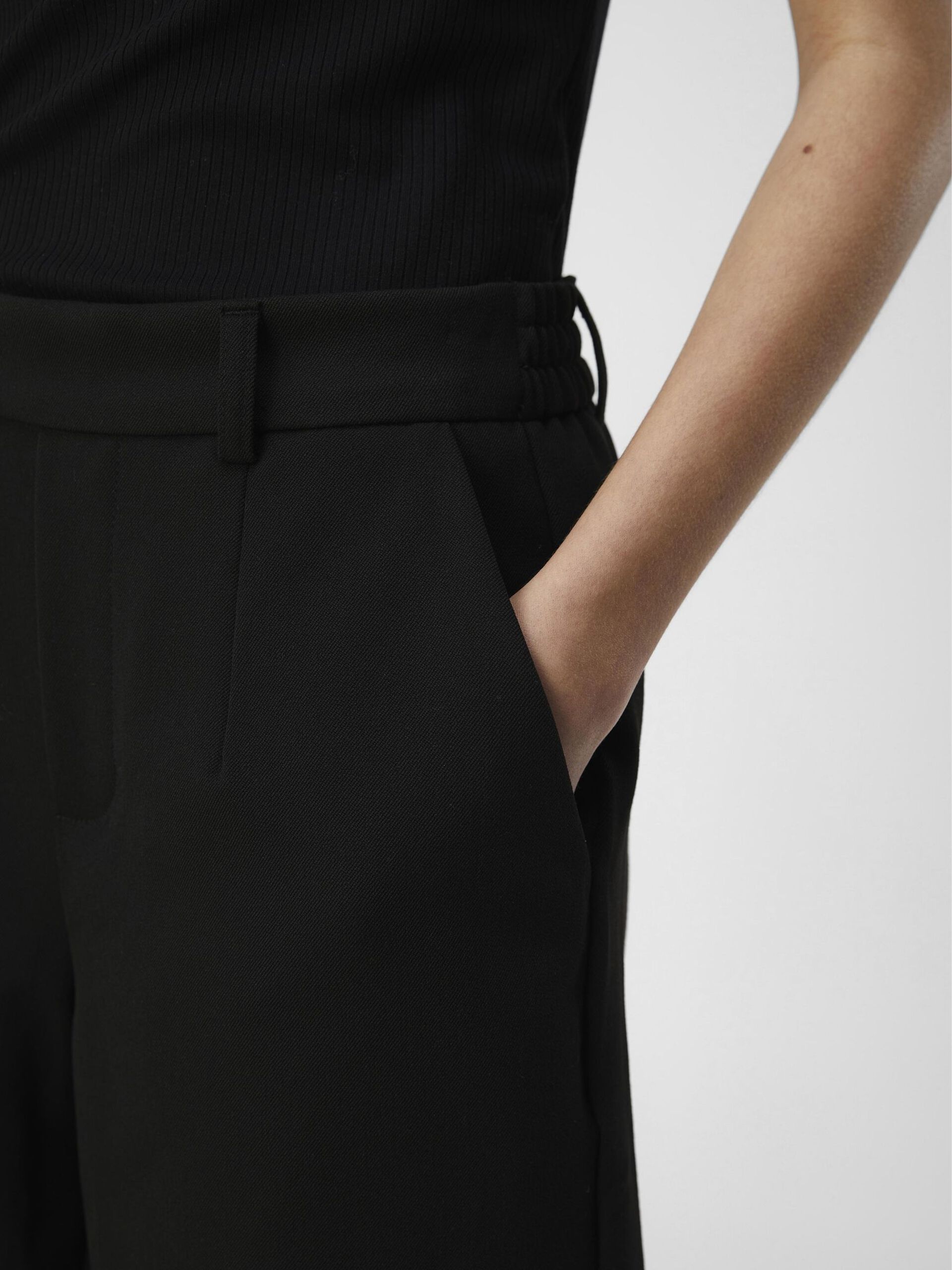 Carousel image - OBJLISA SHORTS, Black | 5