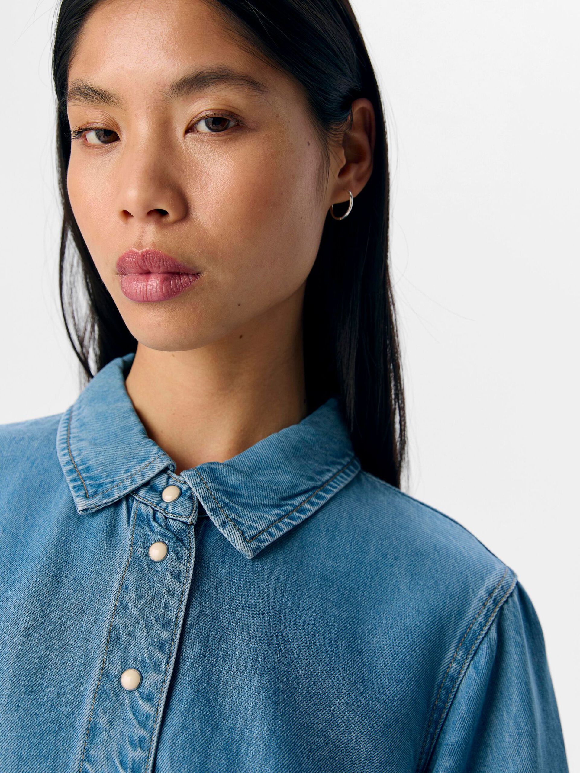 Carousel image - KORTE MOUWEN SPIJKERBLOUSE, Light Blue Denim | 5