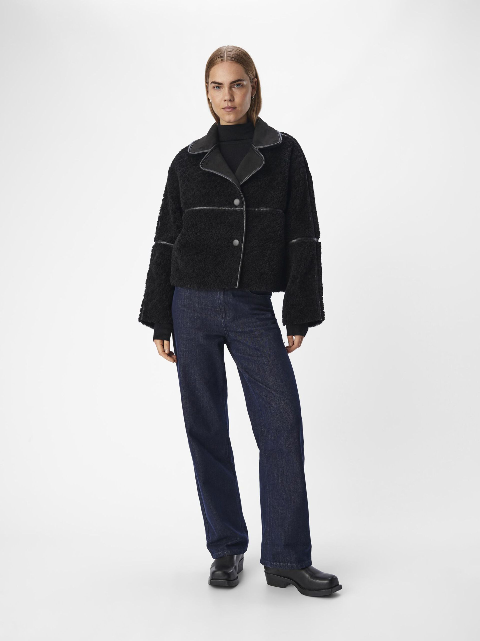 Carousel image - TAKKI, Black | 4