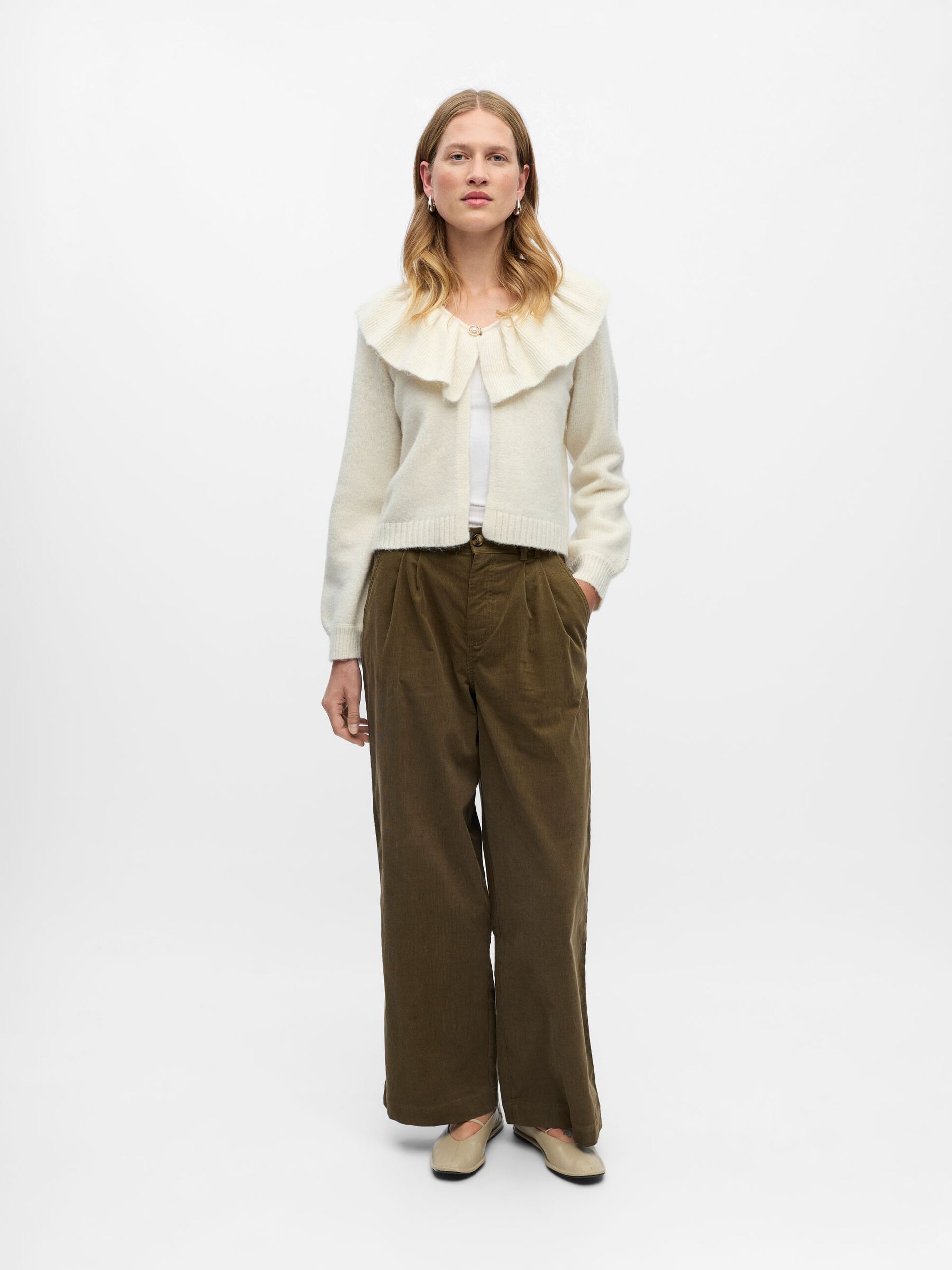 Carousel image - STATEMENT KNITTED CARDIGAN, Birch | 4