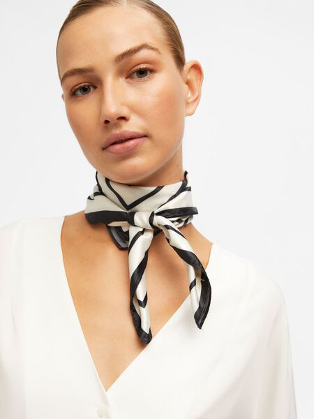 Object Collectors Item PRINTED SCARF, Black, highres - 23036788_Black_1025269_003.jpg