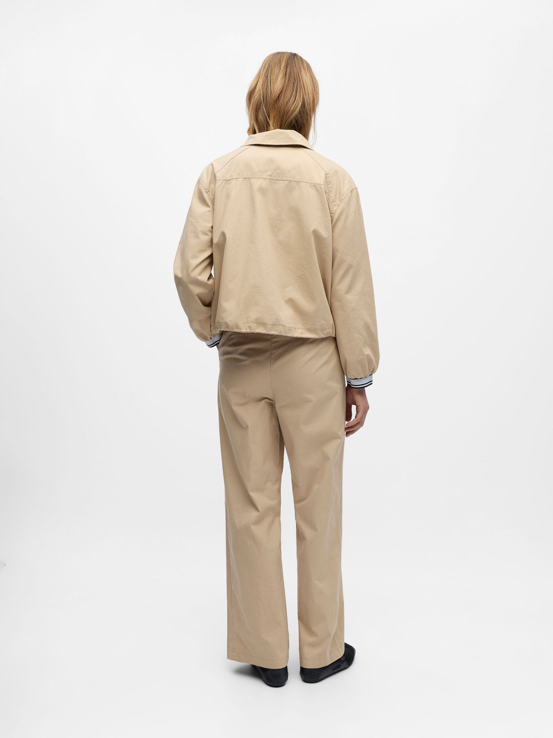 Carousel image - HØY HALS SHACKET, Humus | 3
