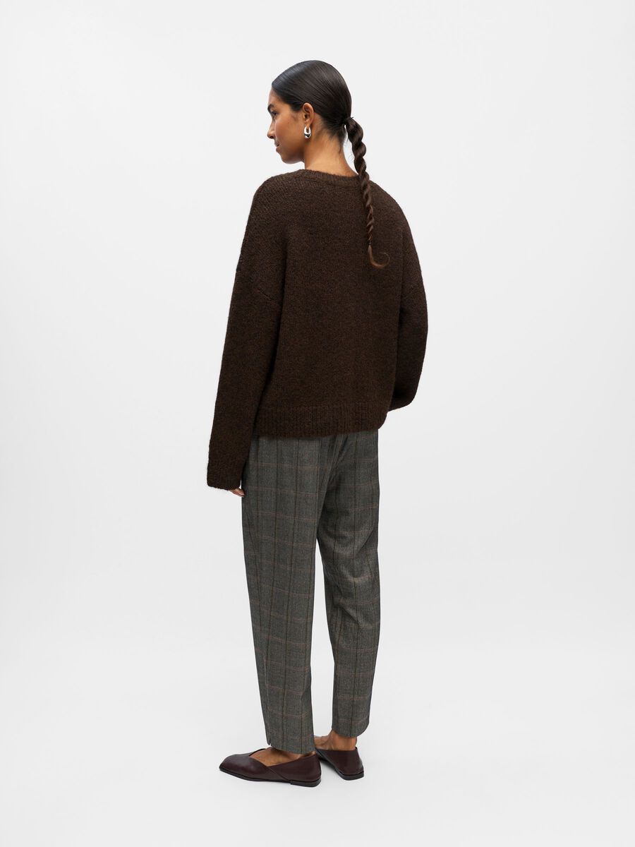 Product carousel image - GERIPPTES PULLOVER, Seal Brown | 2